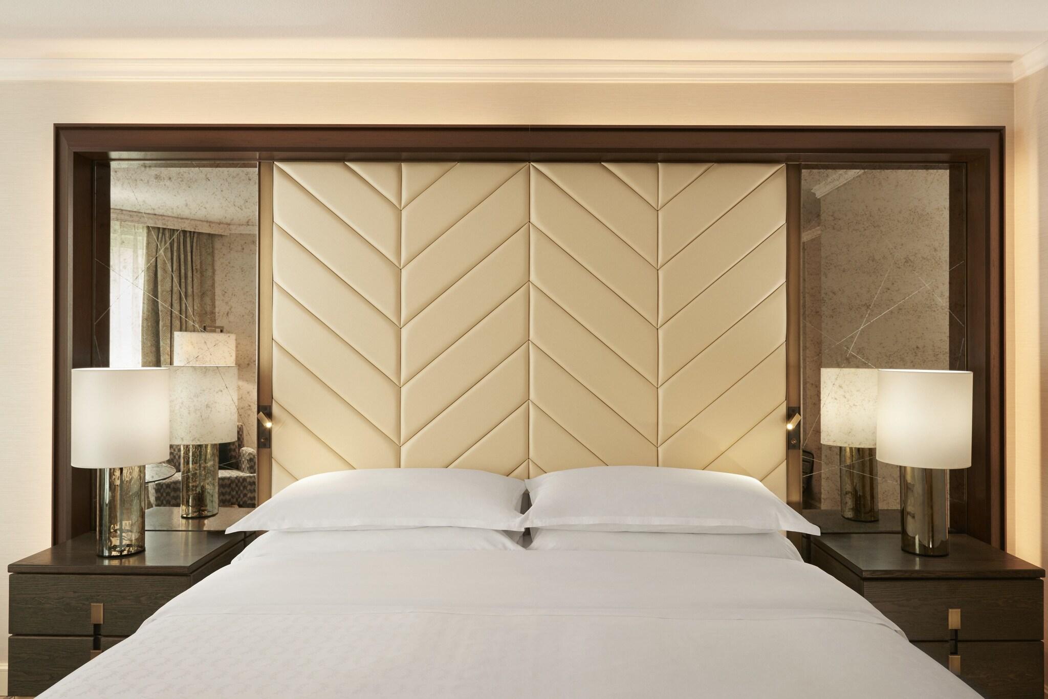 Junior Suite King Bed One Bedroom 