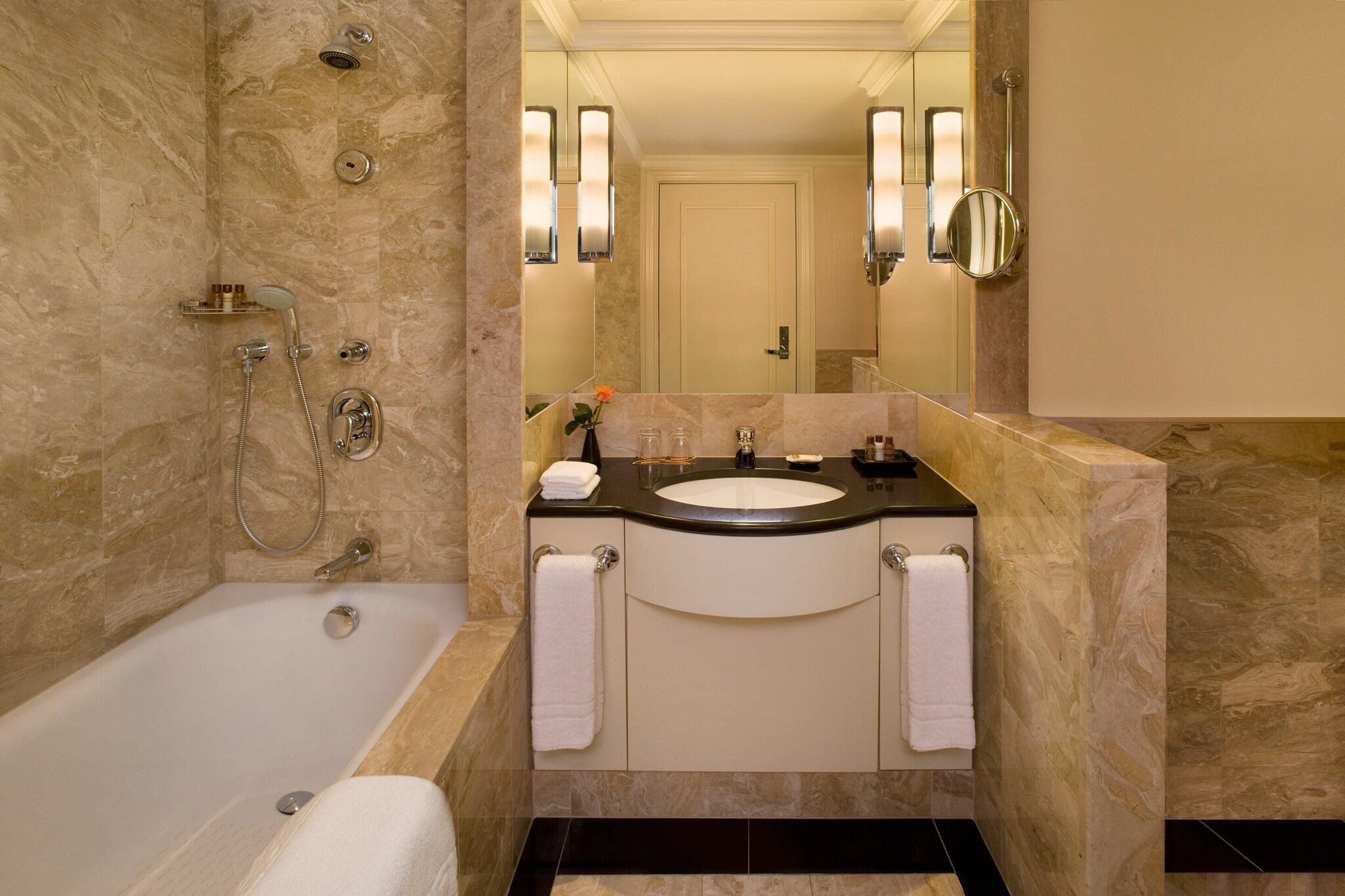 Double Deluxe King Bed