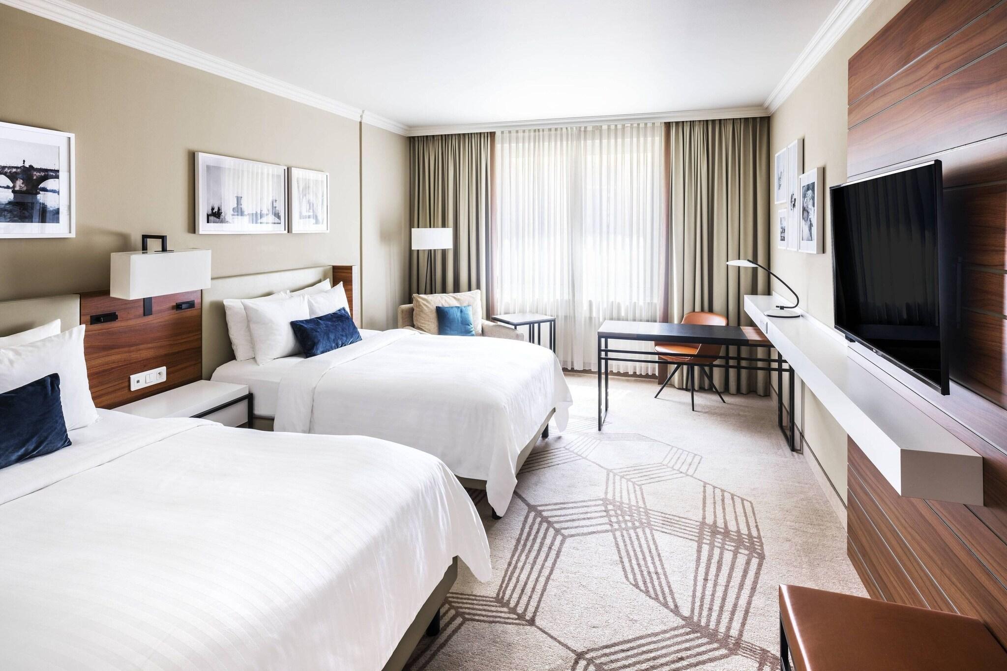 Quadruple Deluxe Two Queen Beds