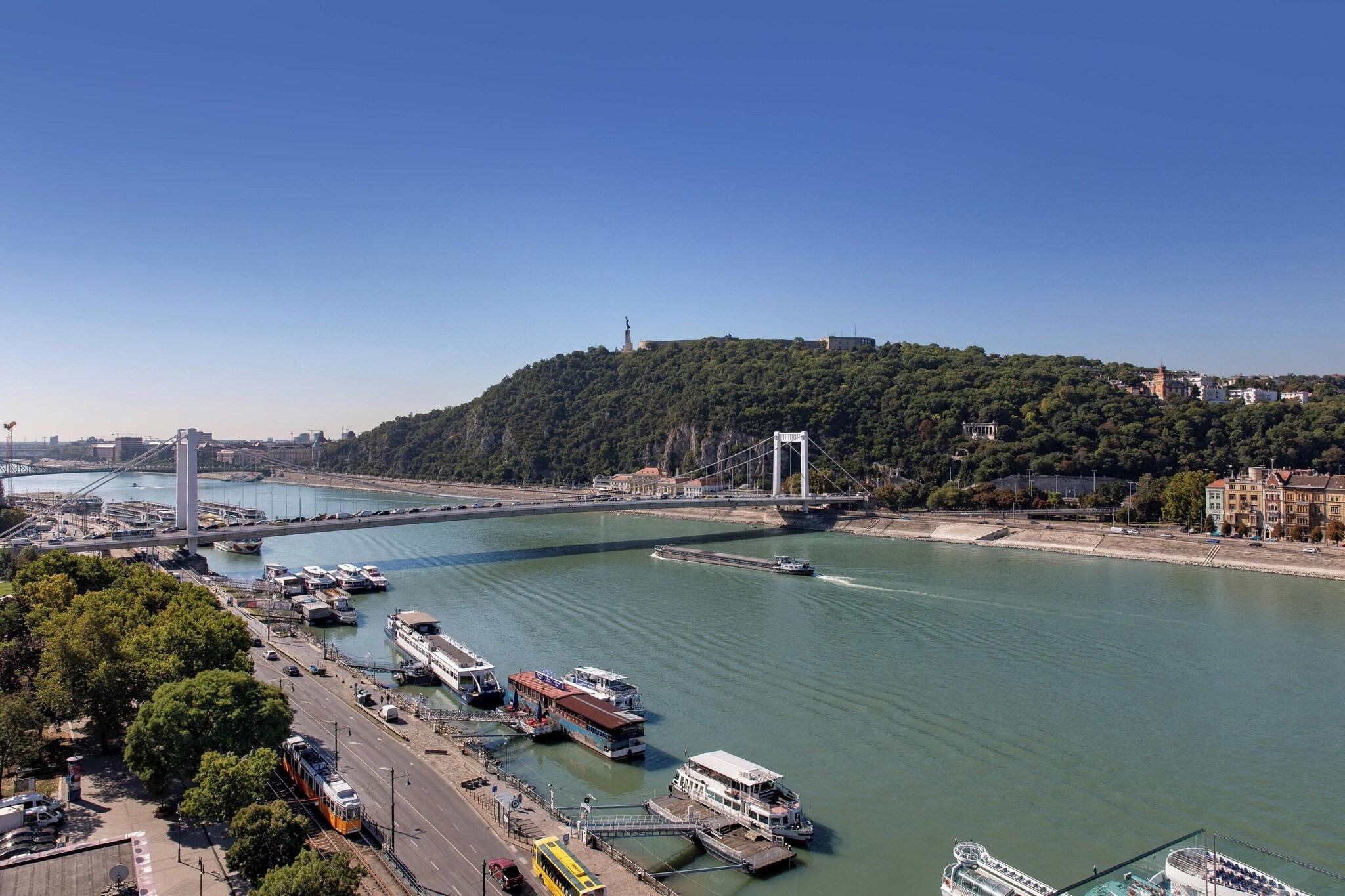 Twin Deluxe River View