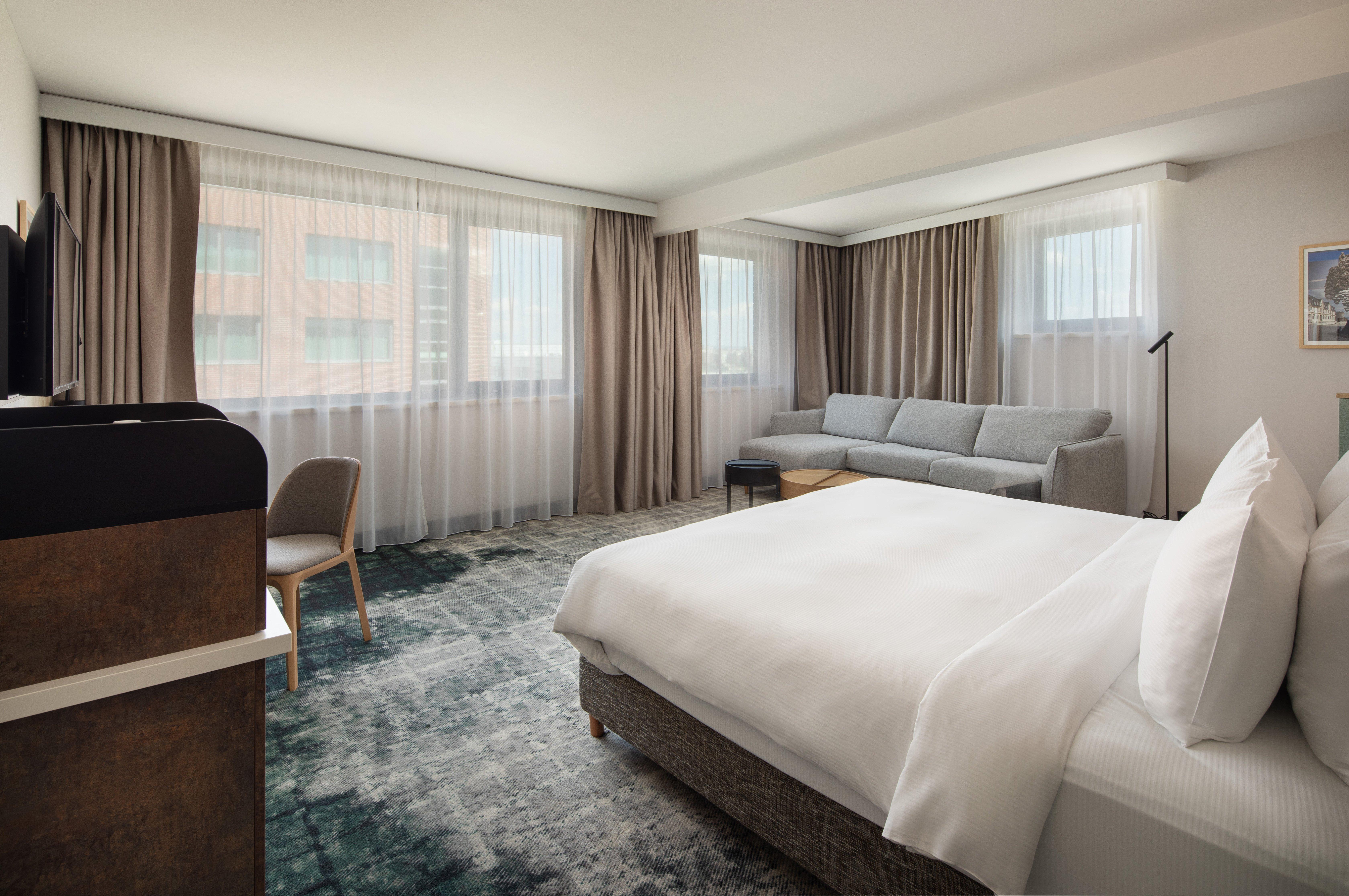 Double Deluxe King Bed