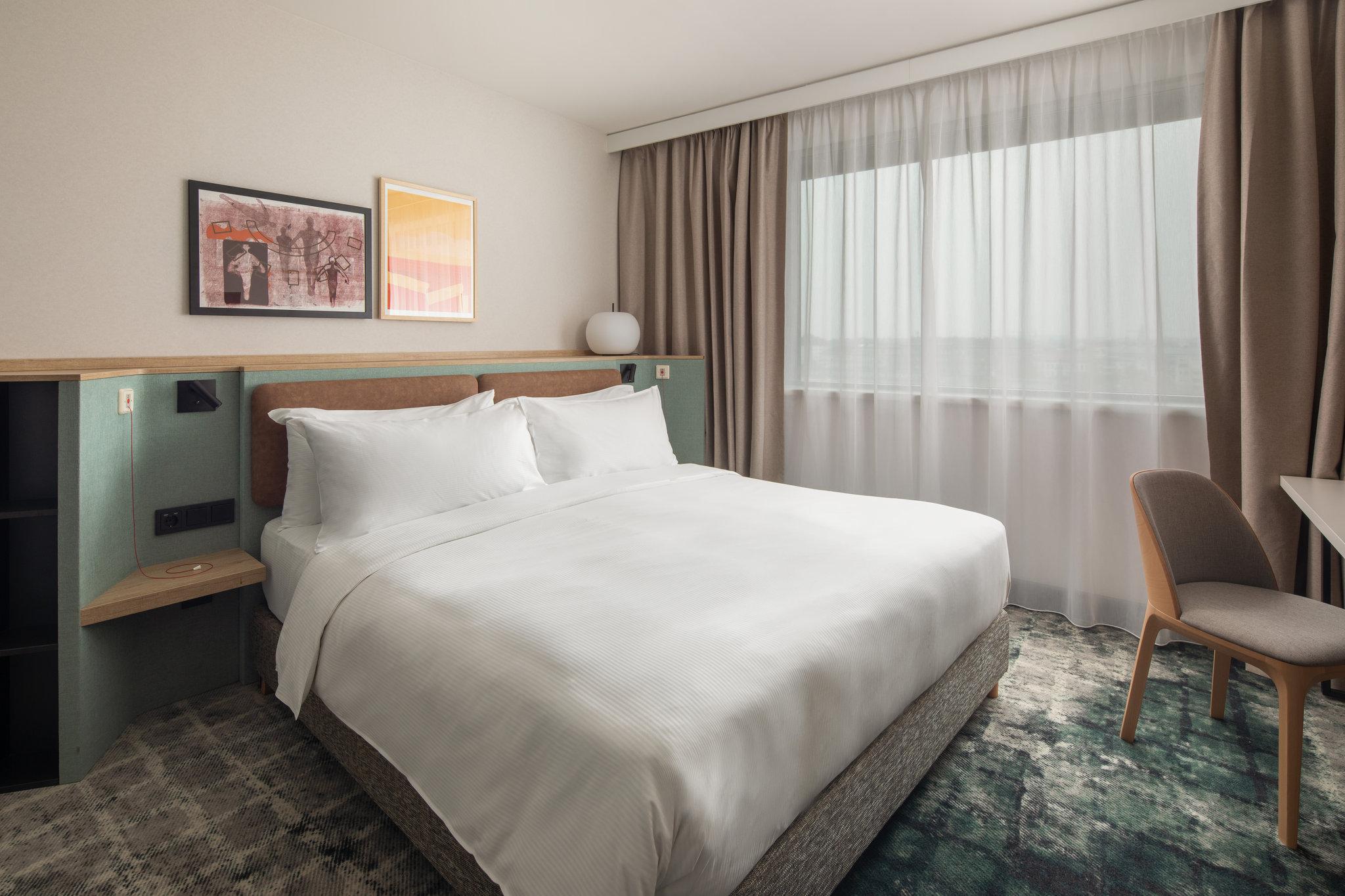 Double Accessible-queen Size Bed