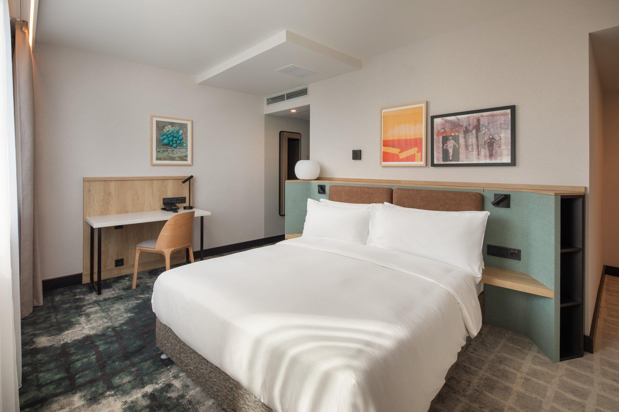 Double King Size Bed