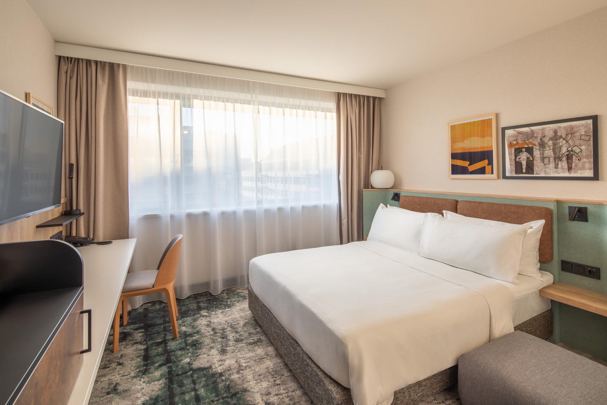 Double King Size Bed