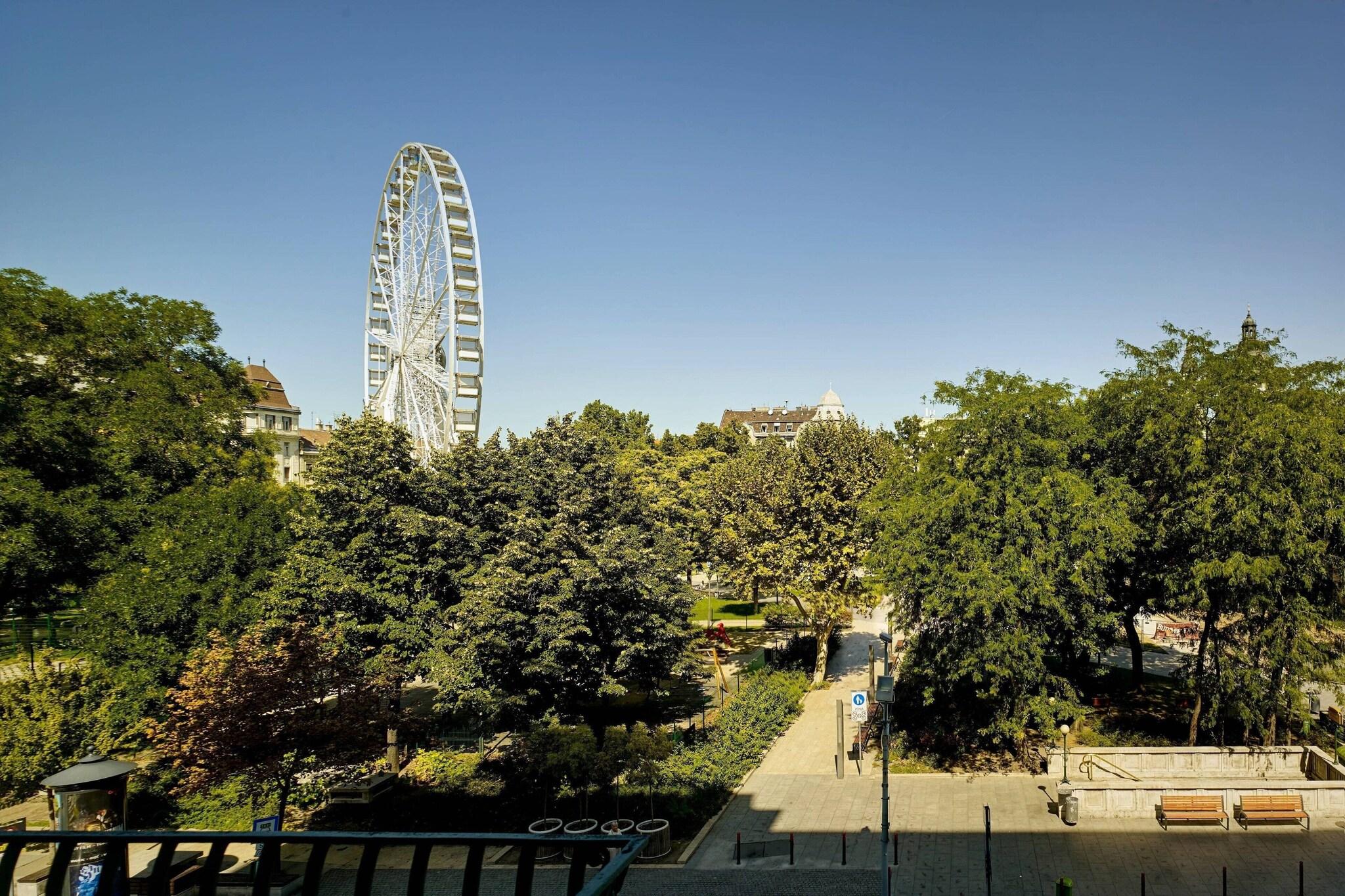 Twin Deluxe Park View