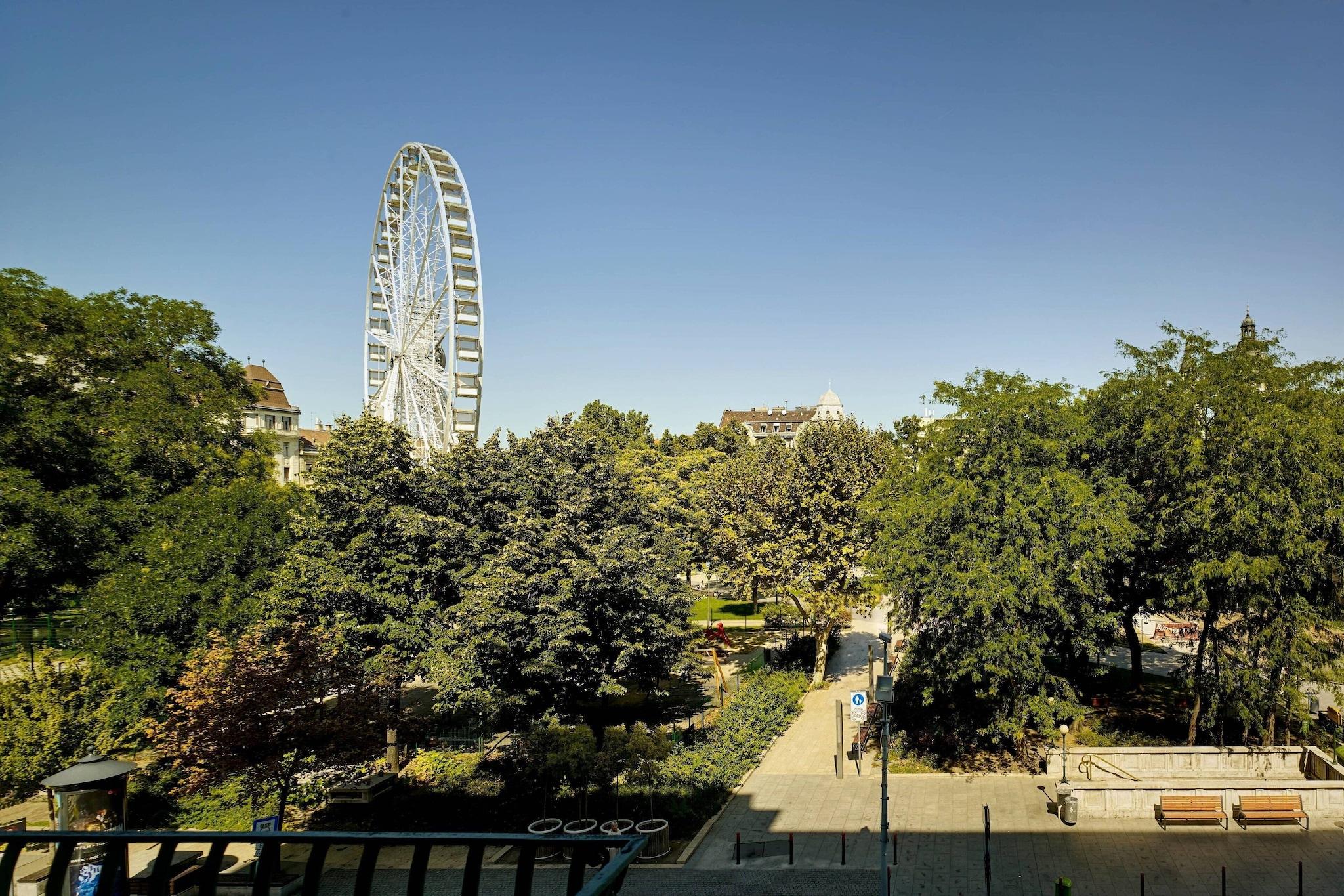 Twin Deluxe Park View