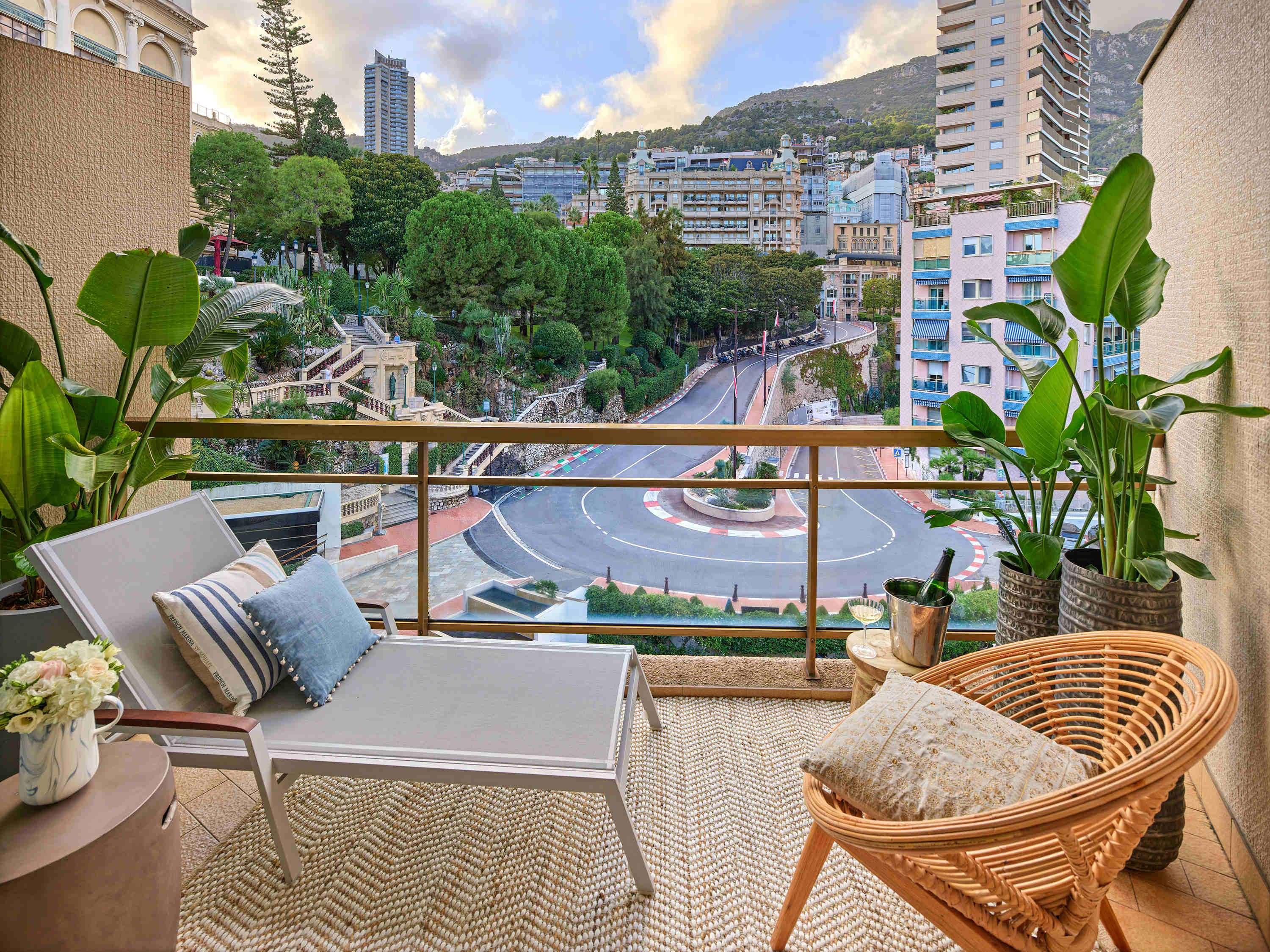 Double City View King Bed