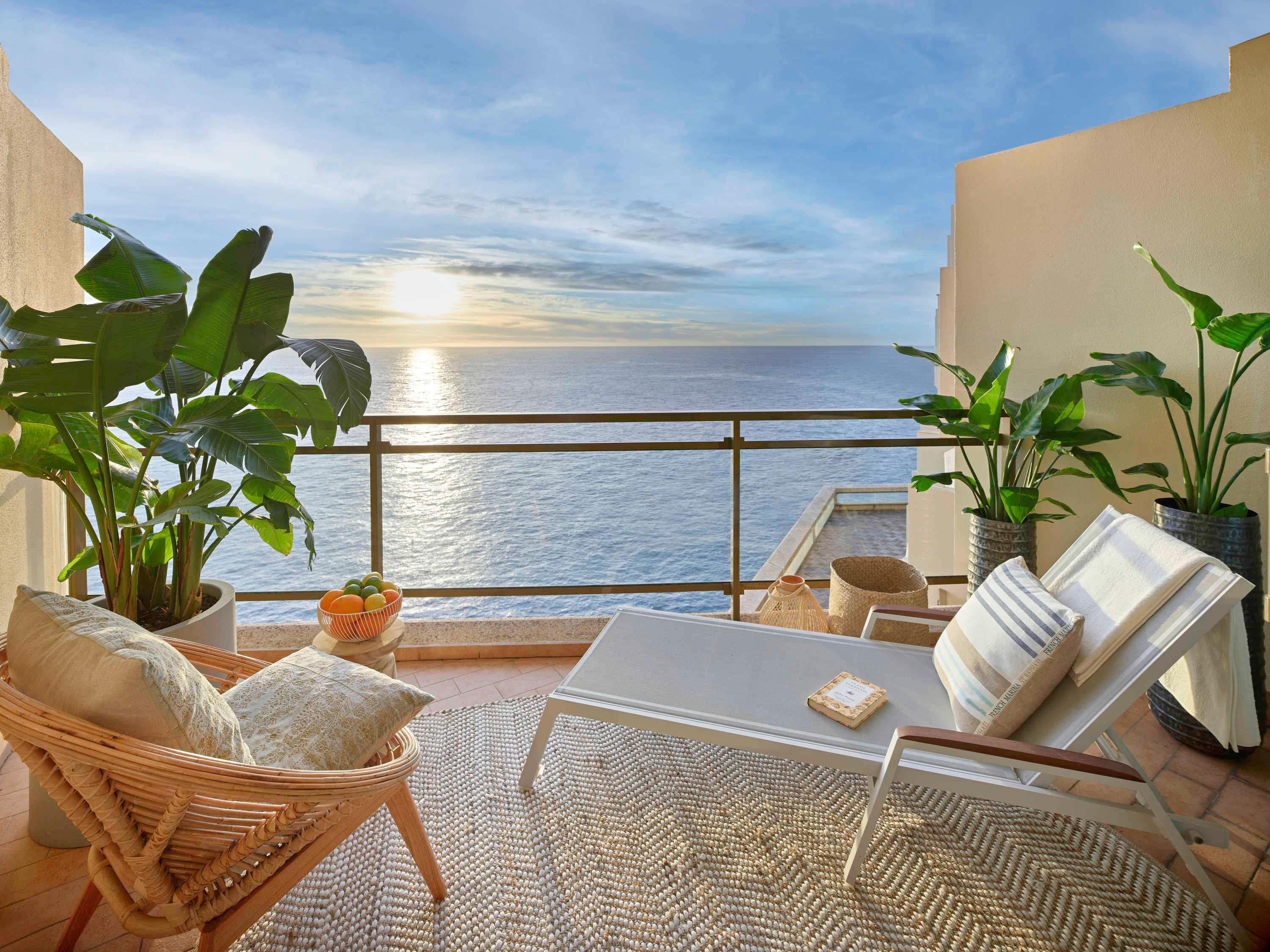 Double Sea View King Bed