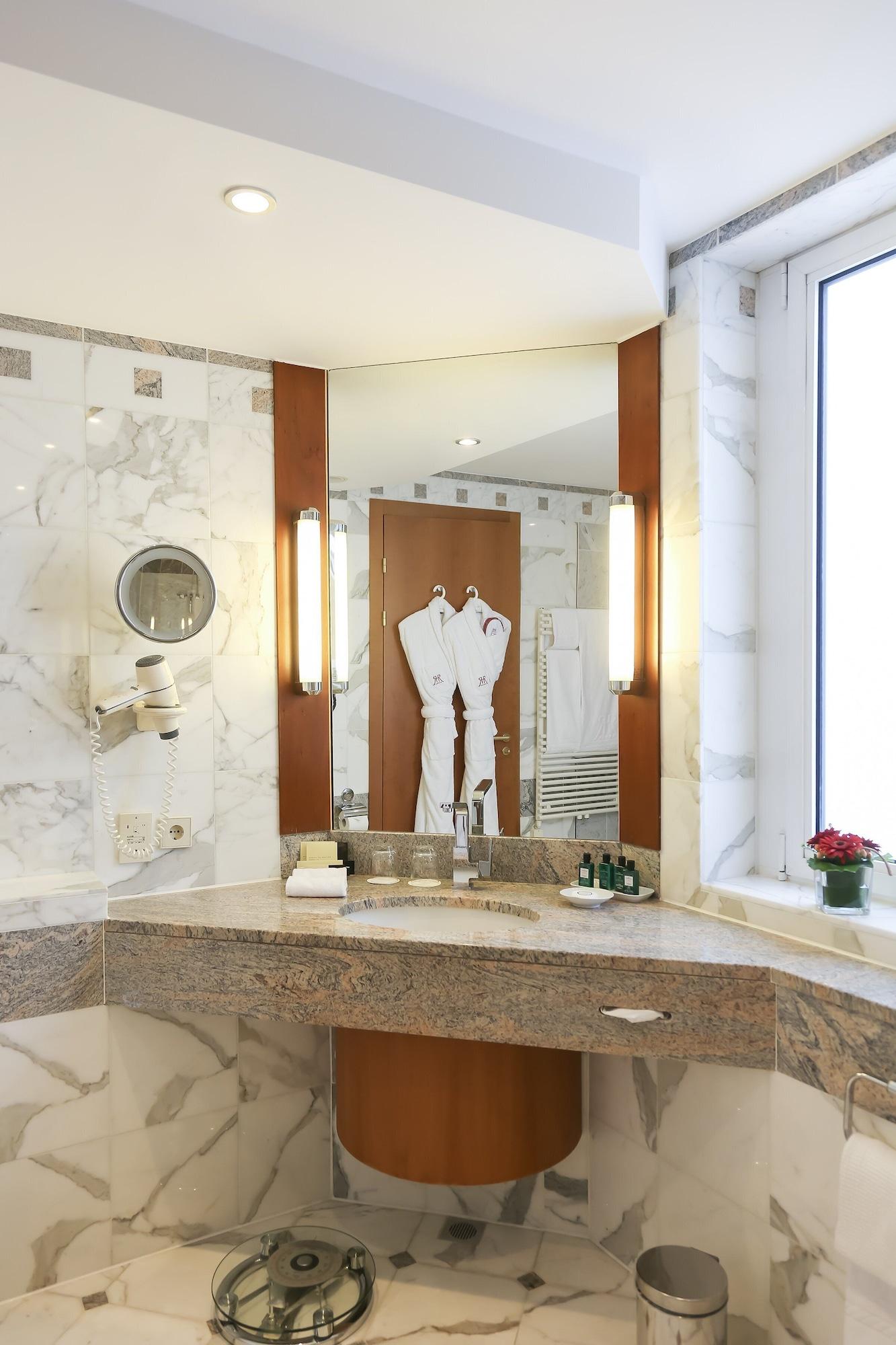 Double Queen Size Bed