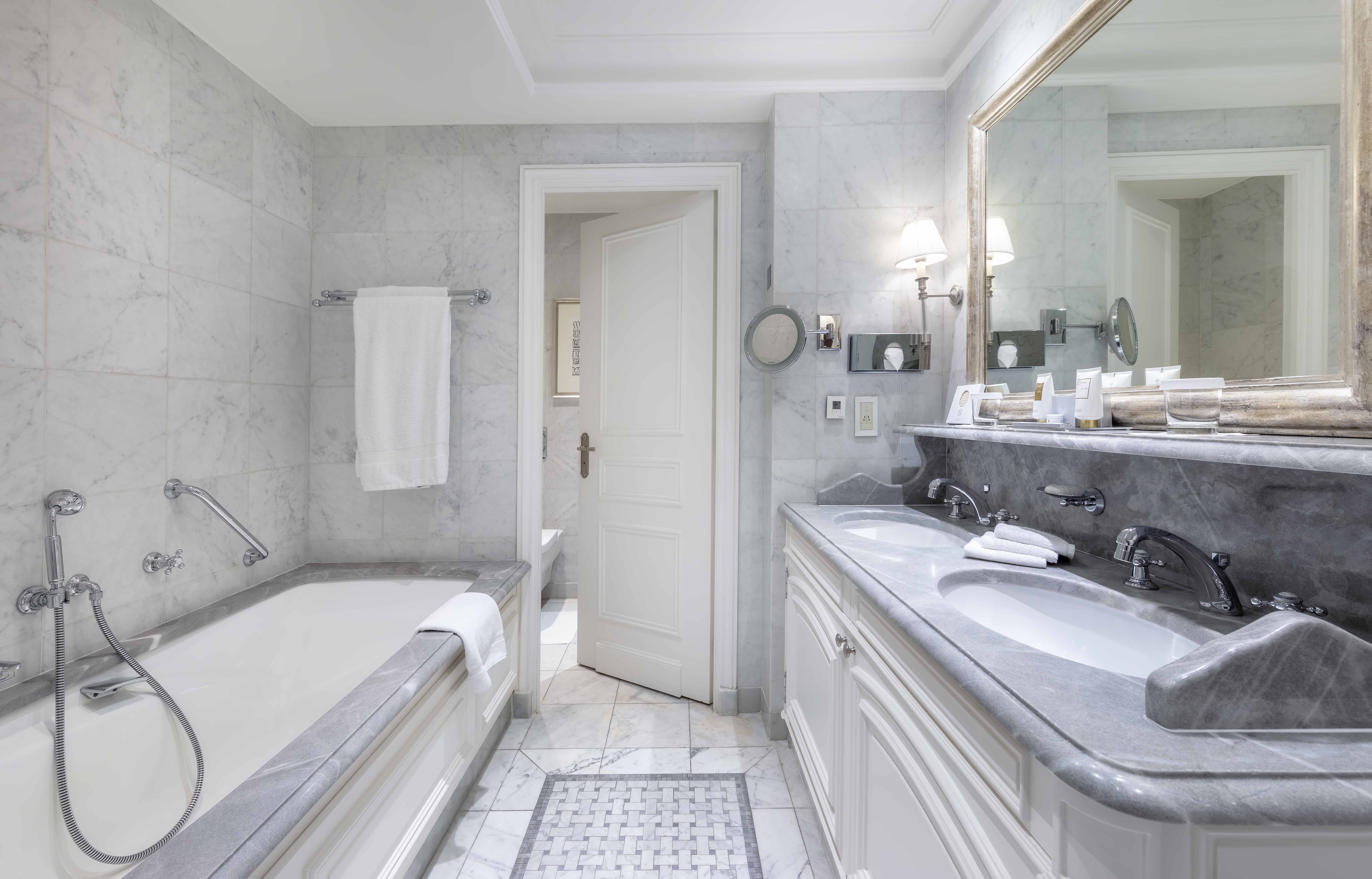 Junior Suite with Jacuzzi