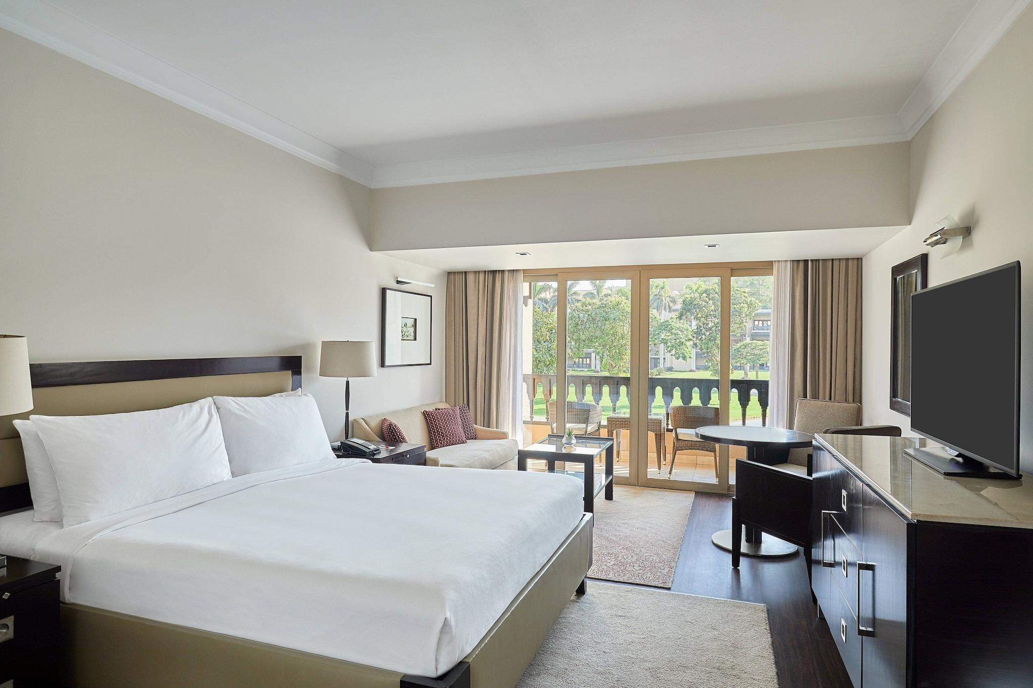 Double Deluxe King Bed