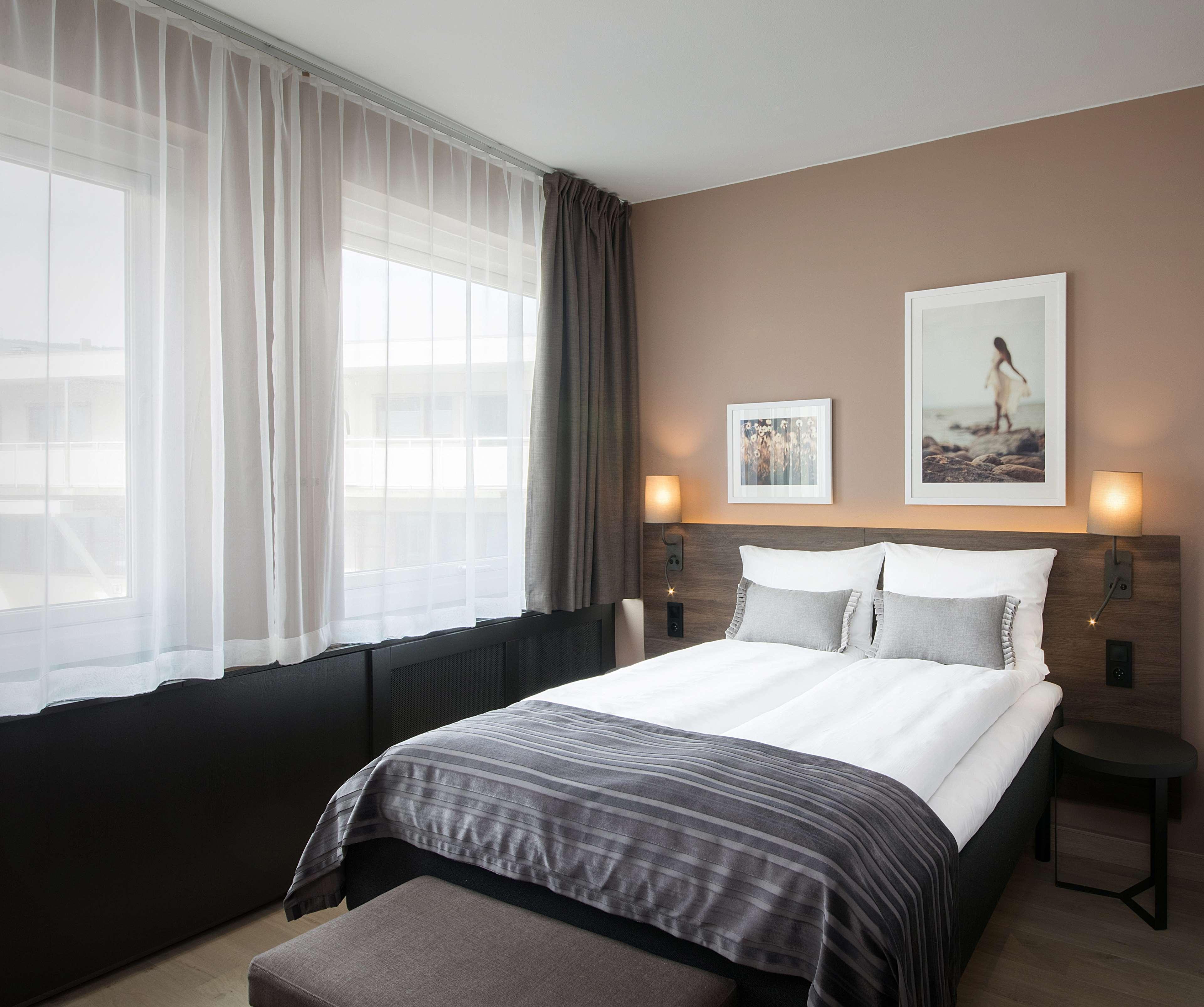 Double Queen Size Bed