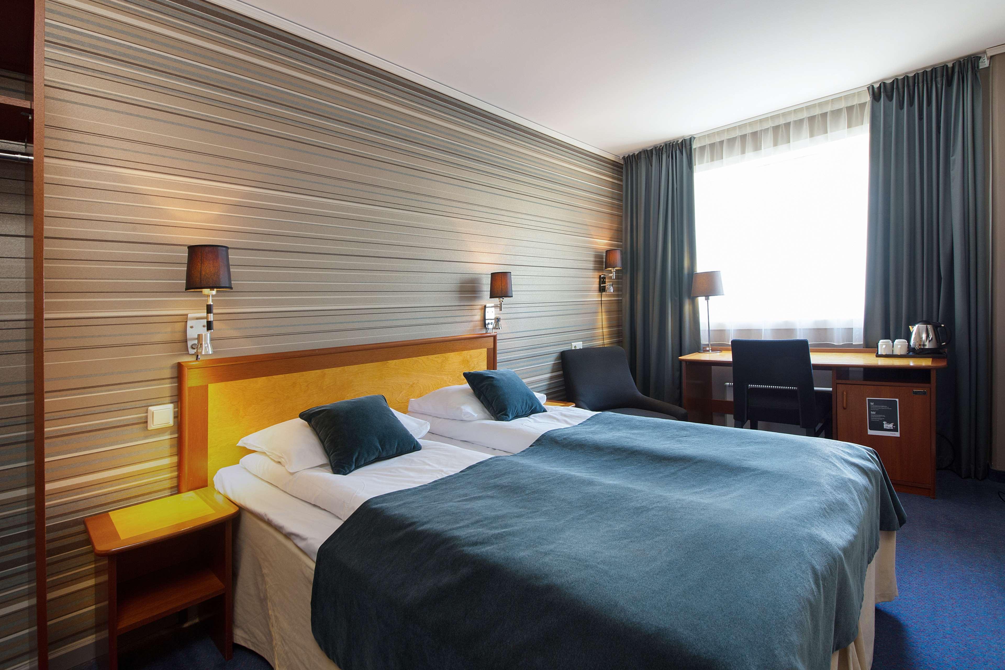 Double Queen Size Bed