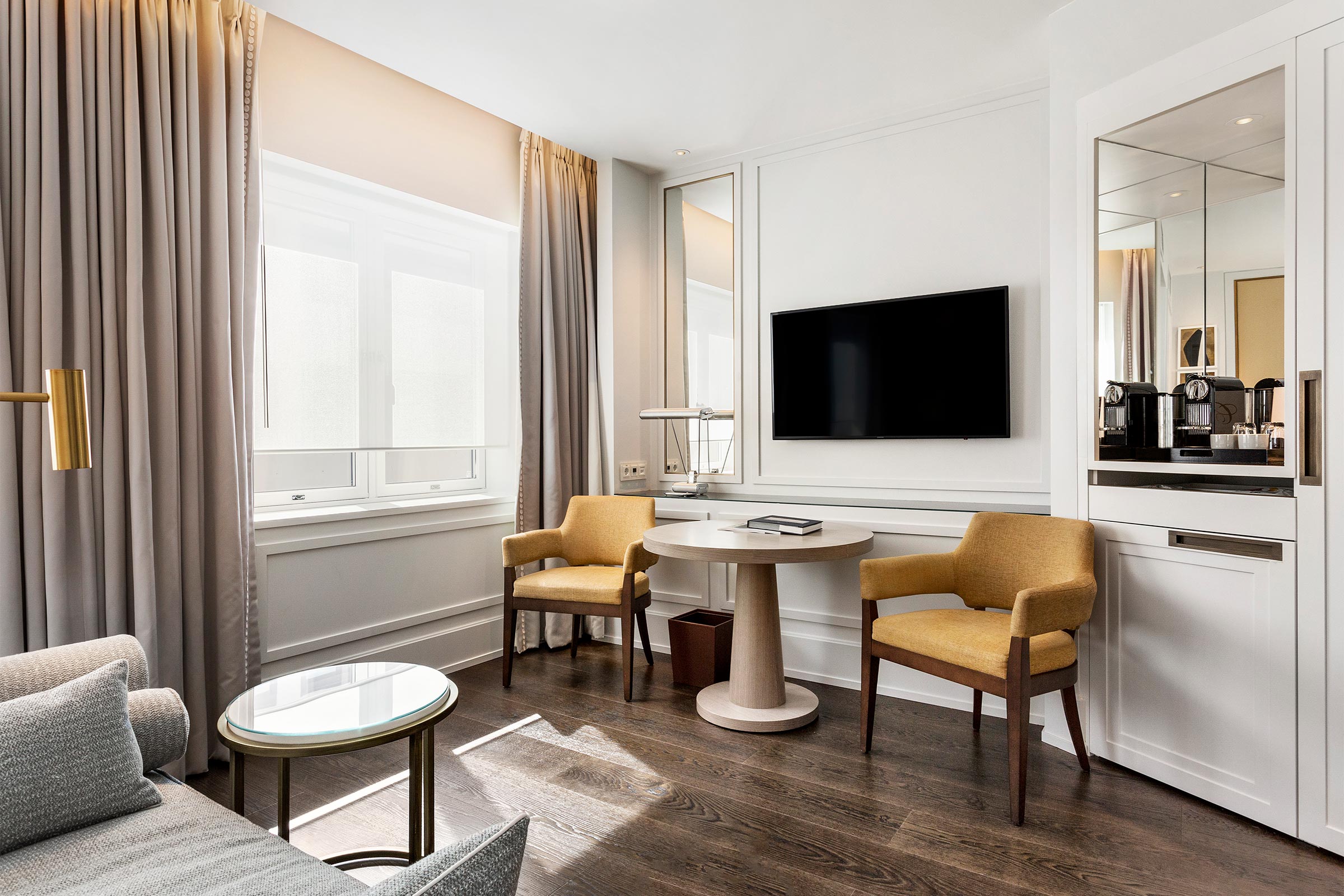 Double Deluxe King Bed