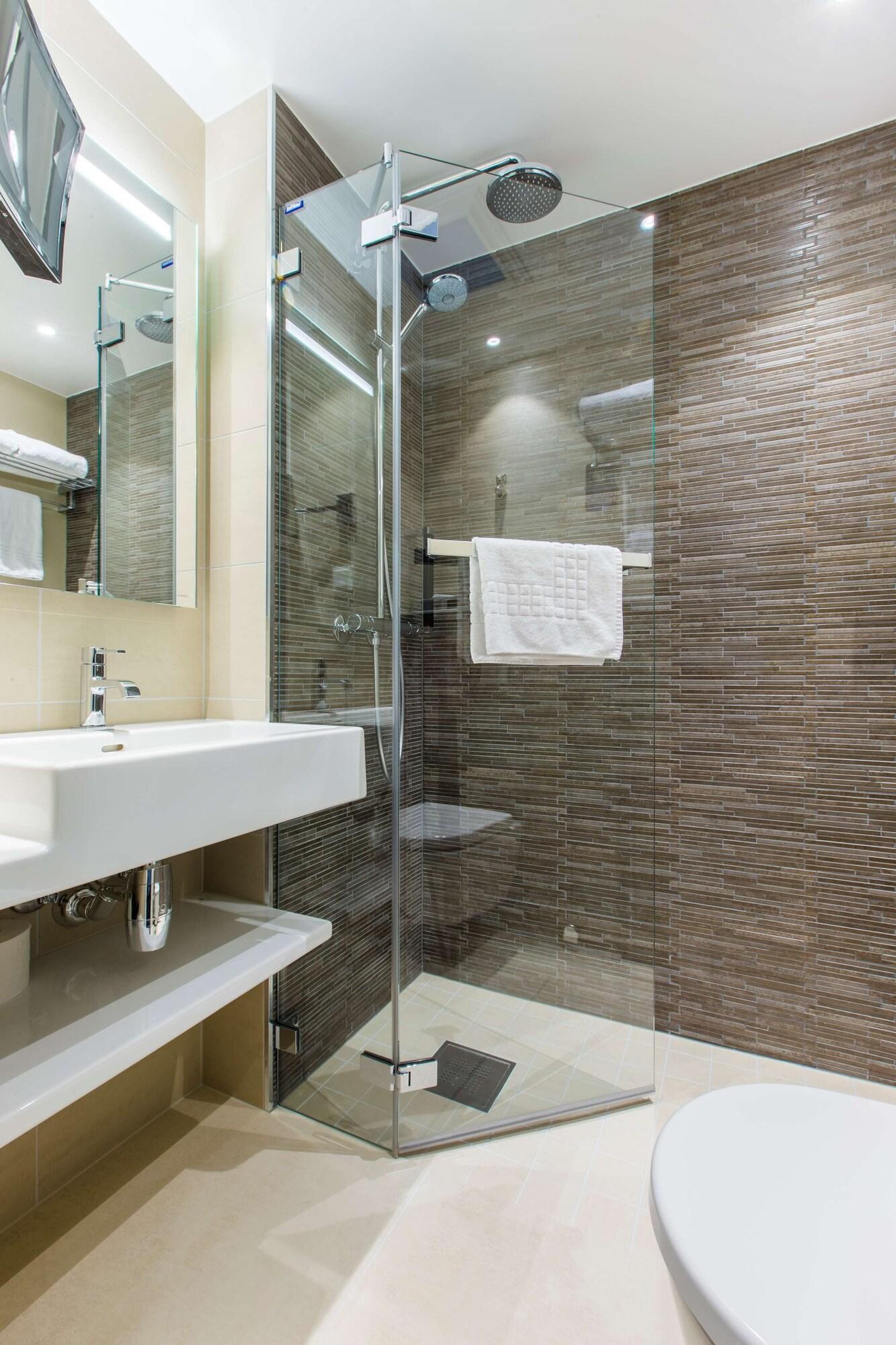 Family Room Queen Size Bed