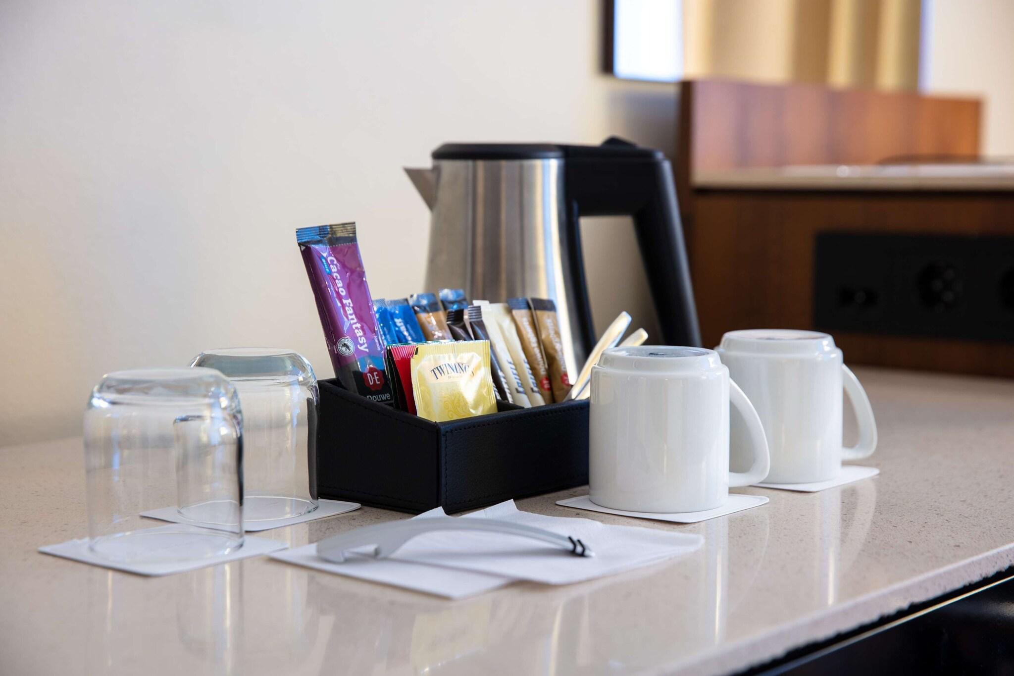 Family Room Queen Size Bed