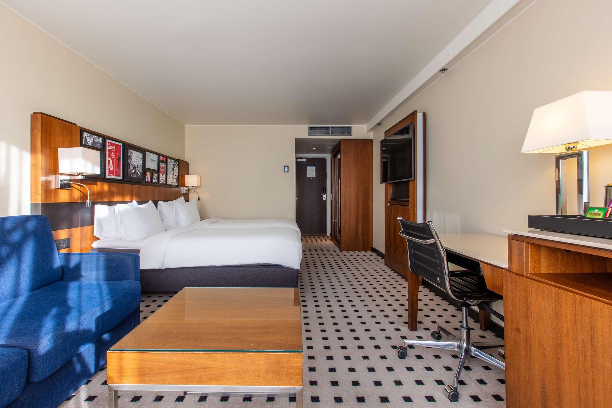 Family Room Queen Size Bed