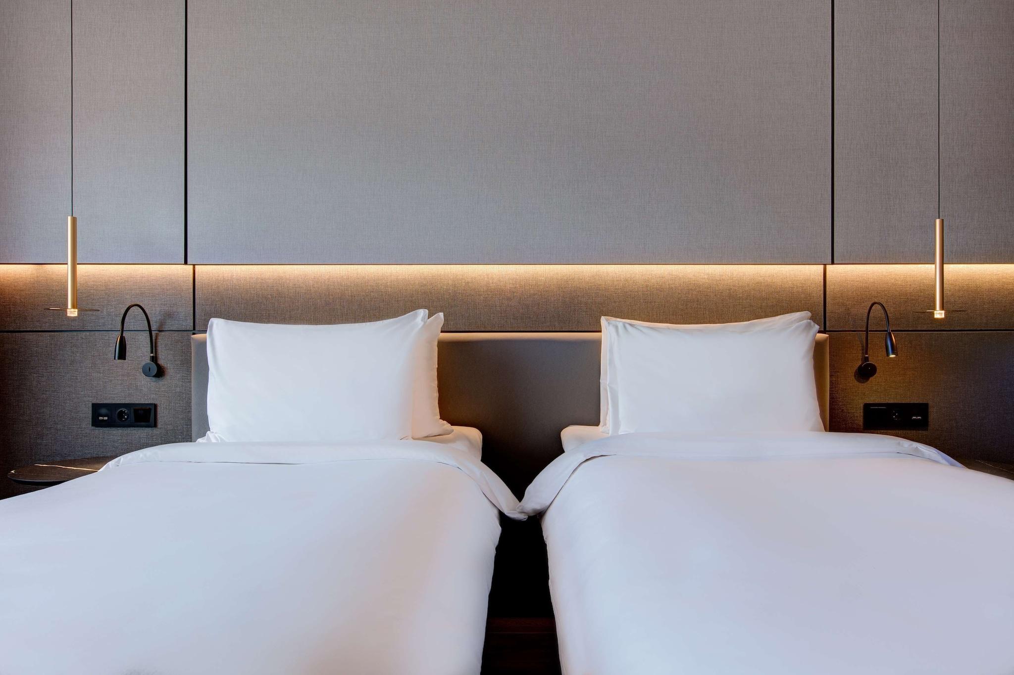 Family Room Queen Size Bed