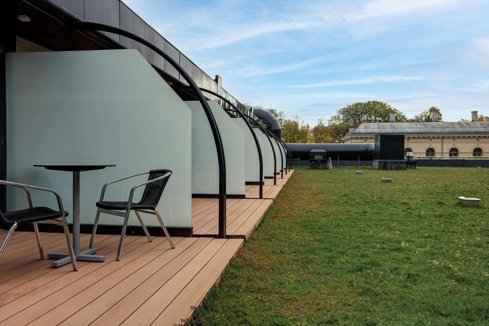 Family Room Queen Size Bed