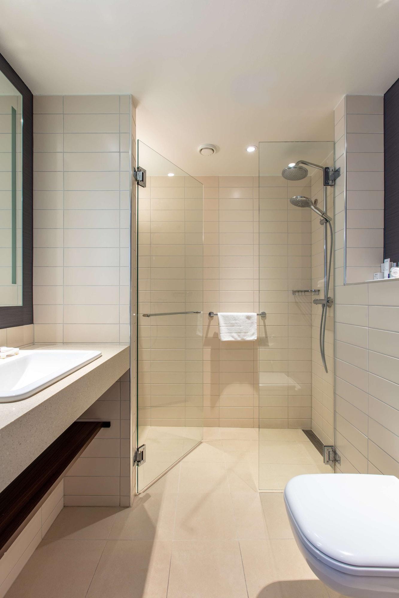 Family Room Queen Size Bed