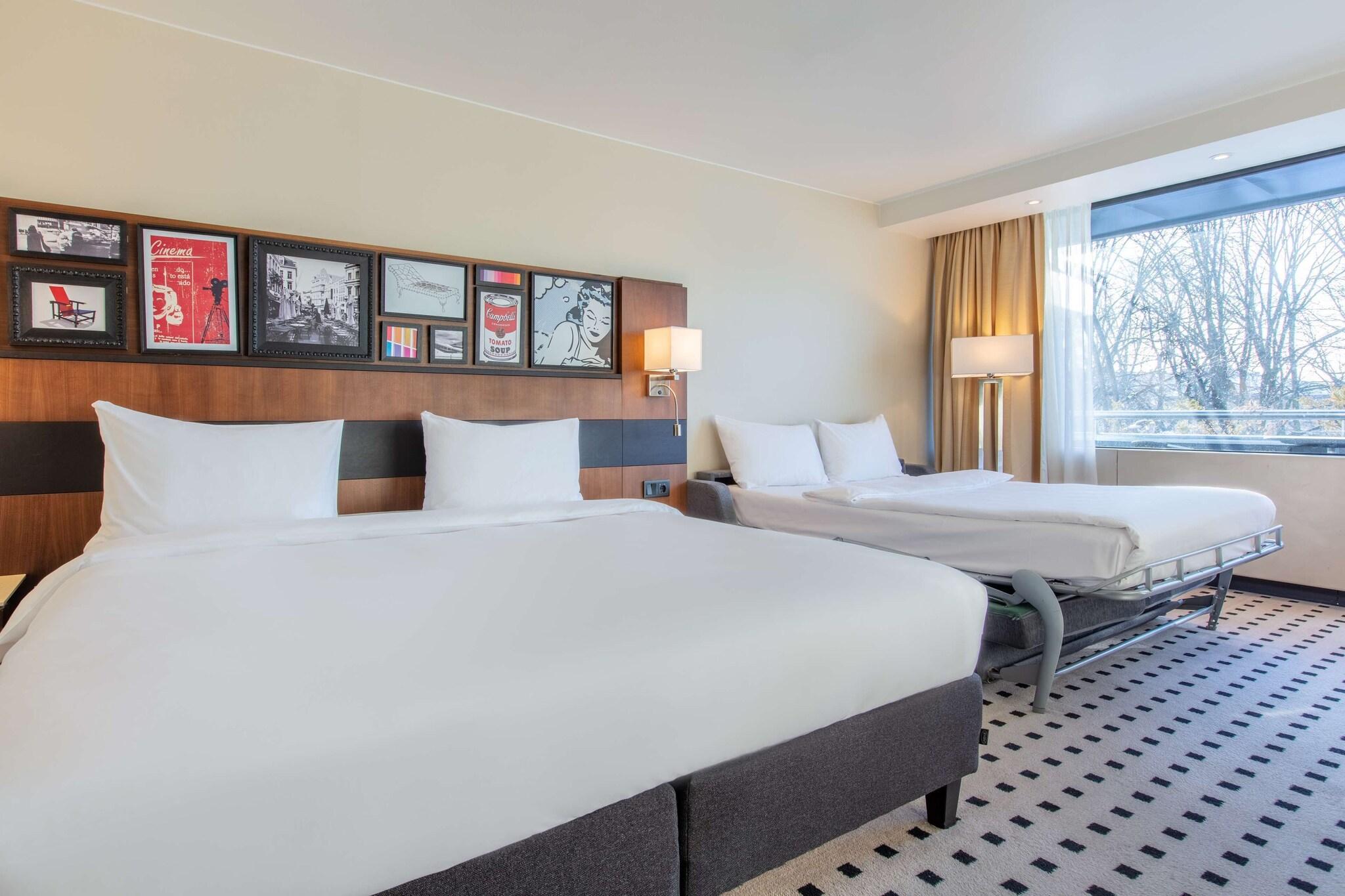 Family Room Queen Size Bed