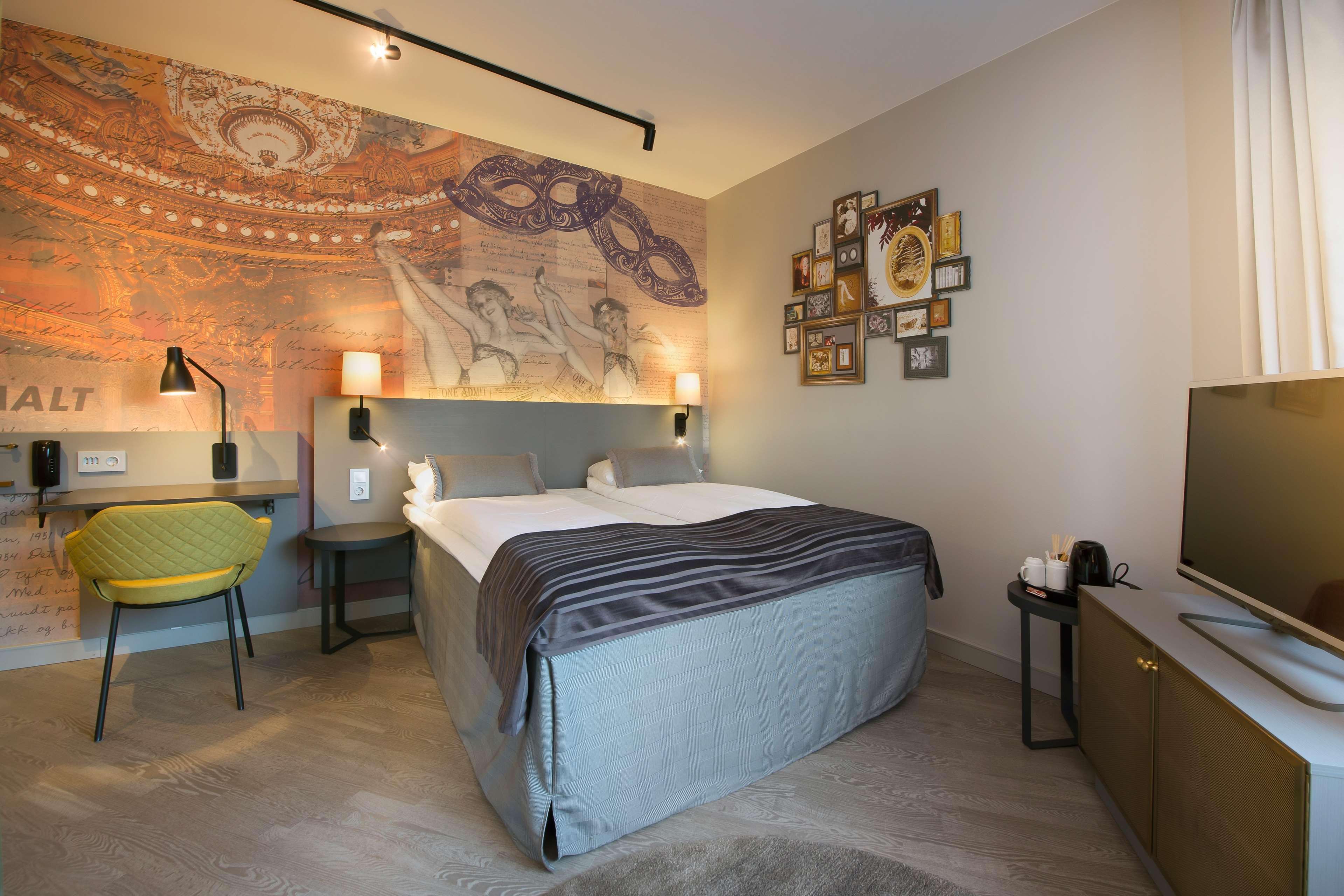 Double Queen Size Bed