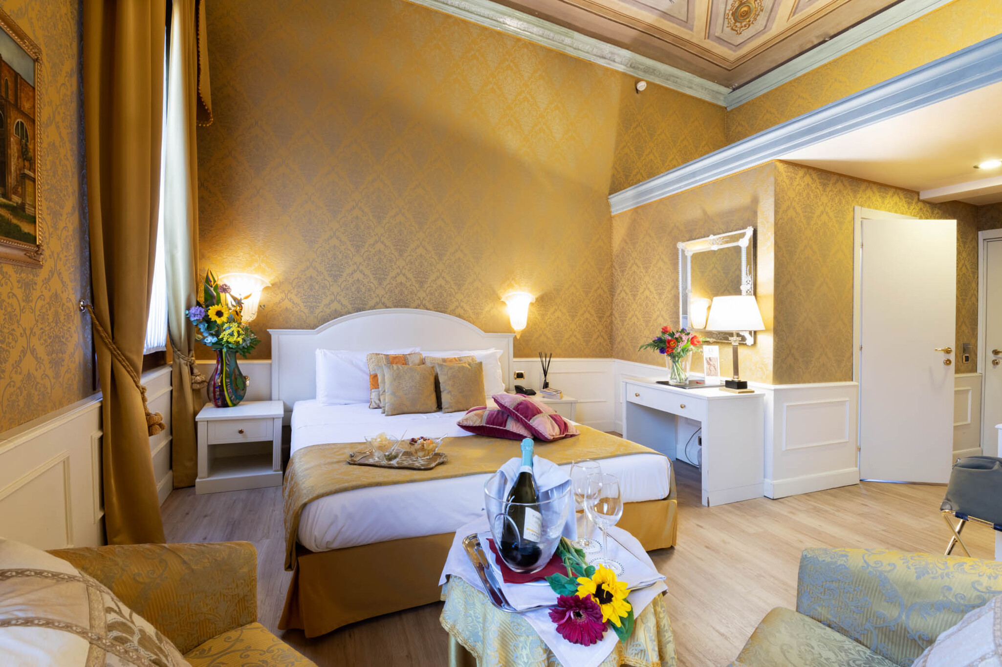 Junior Suite Canal View