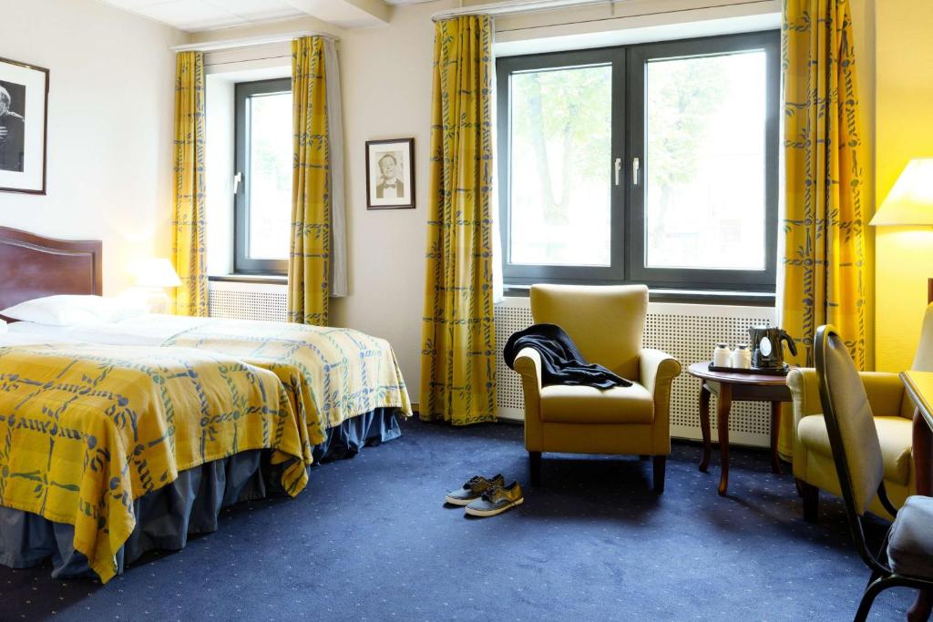 Double Single Queen Size Bed