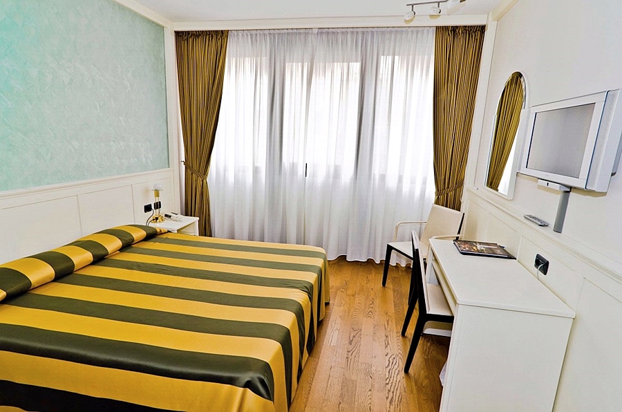 Double or Twin Standard