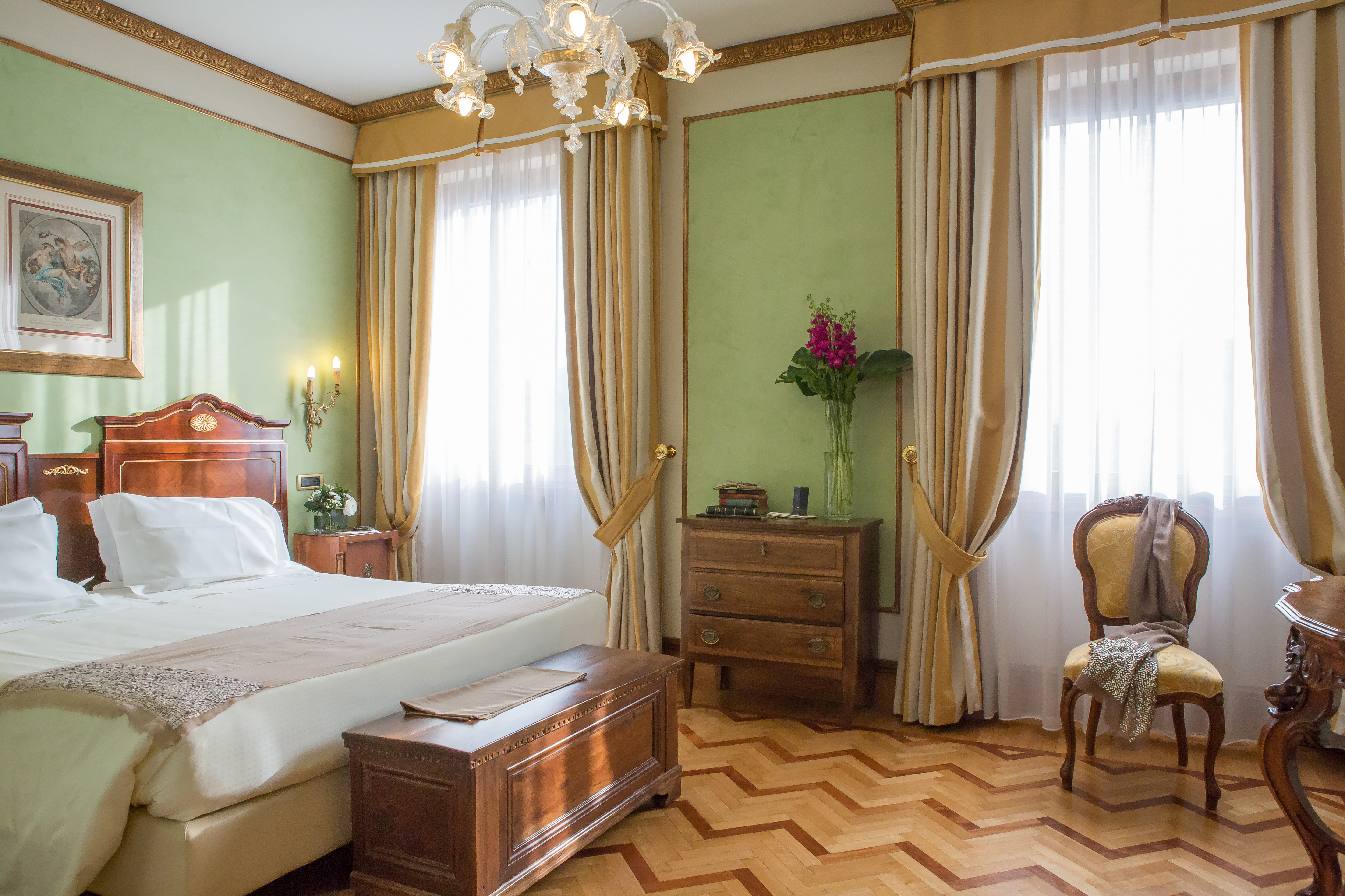 Twin Deluxe King Bed