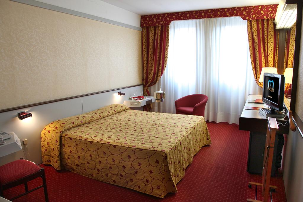 Double or Twin Standard