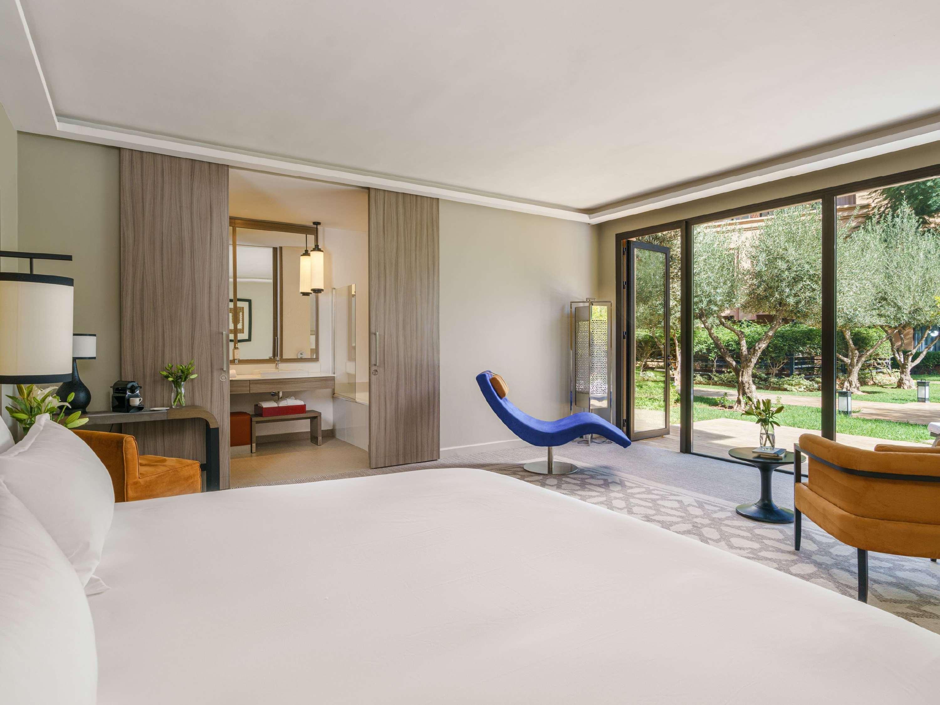 Double Deluxe King Bed