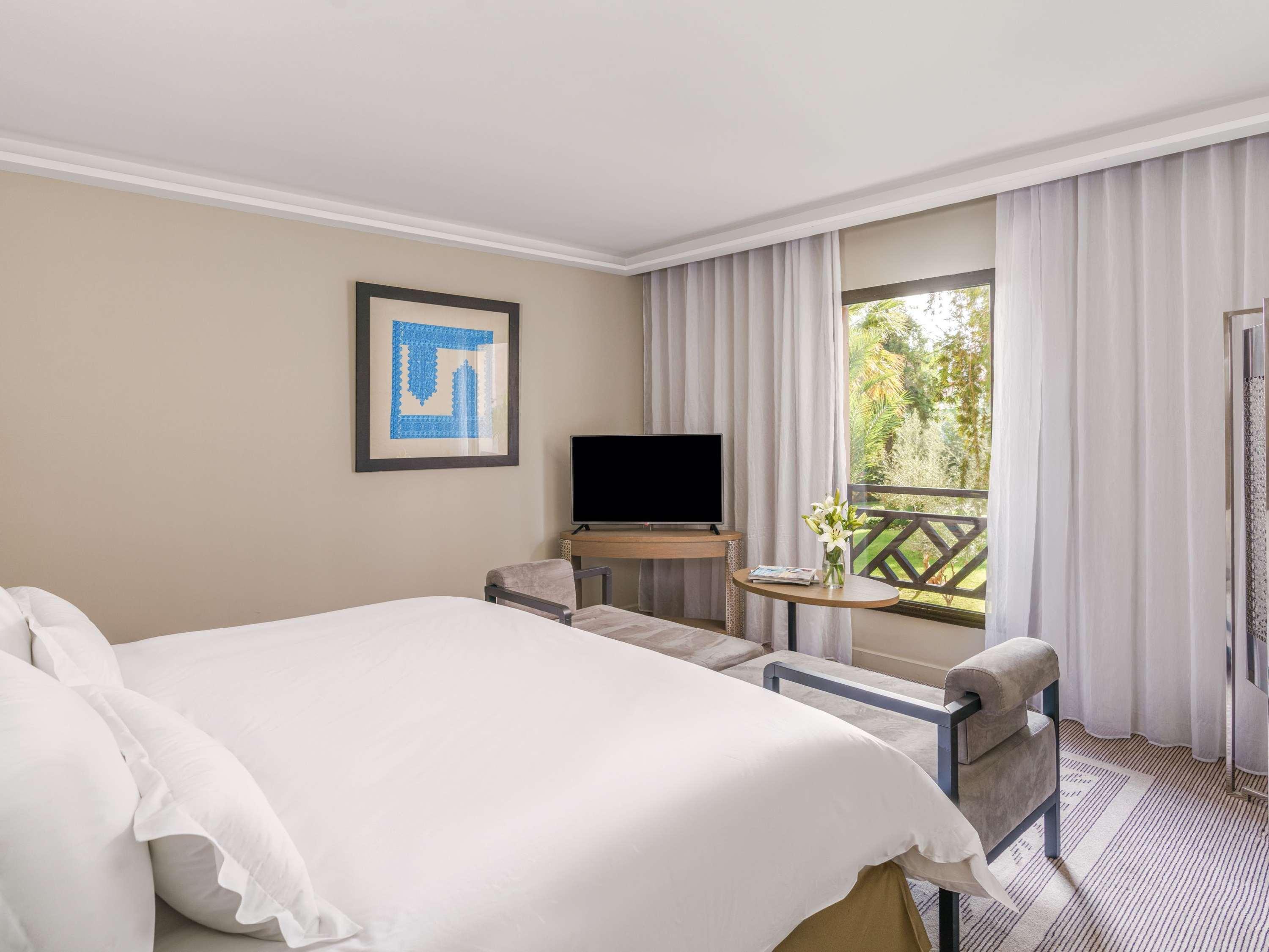 Double Deluxe King Bed