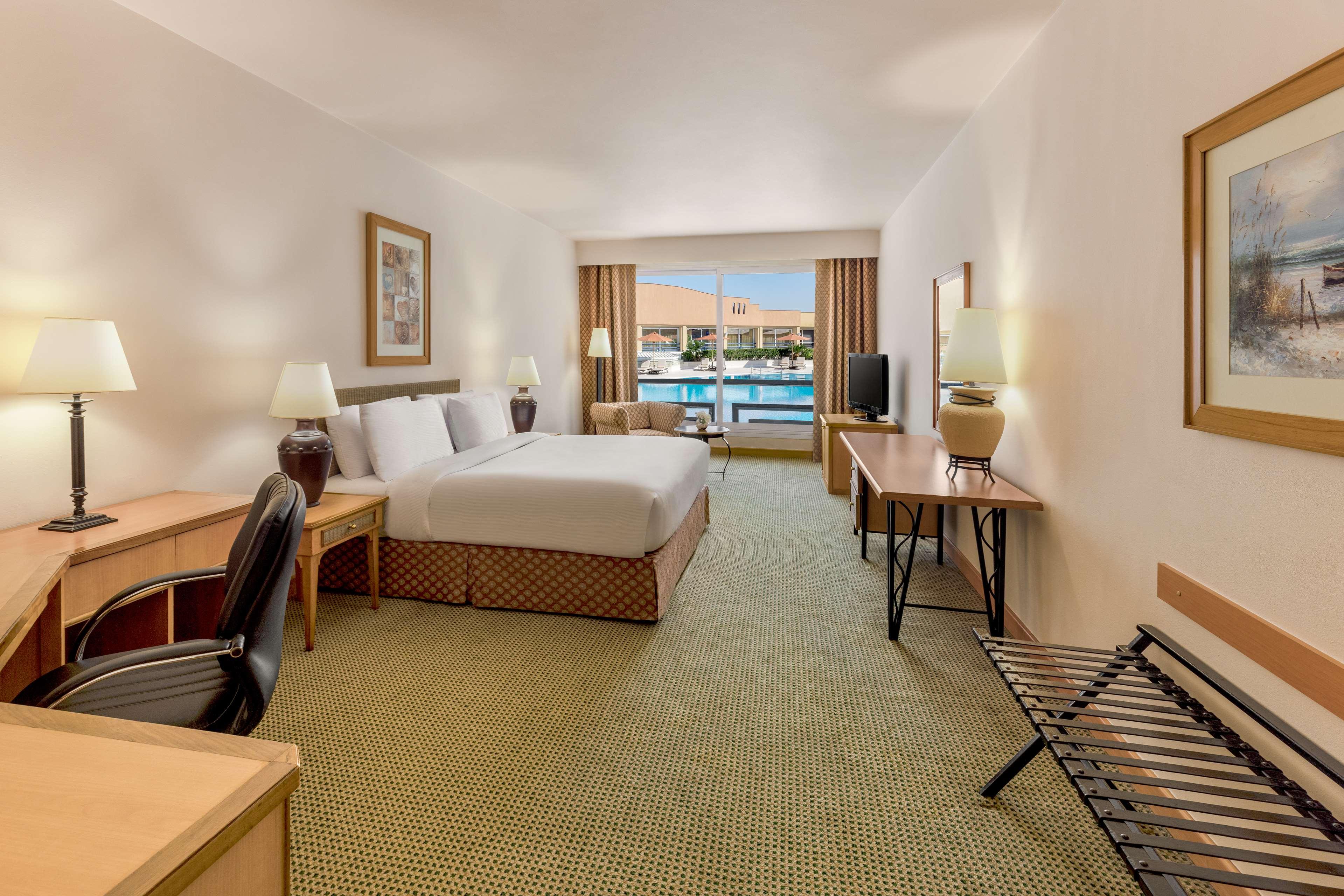 Room Guest Room Queen Bed