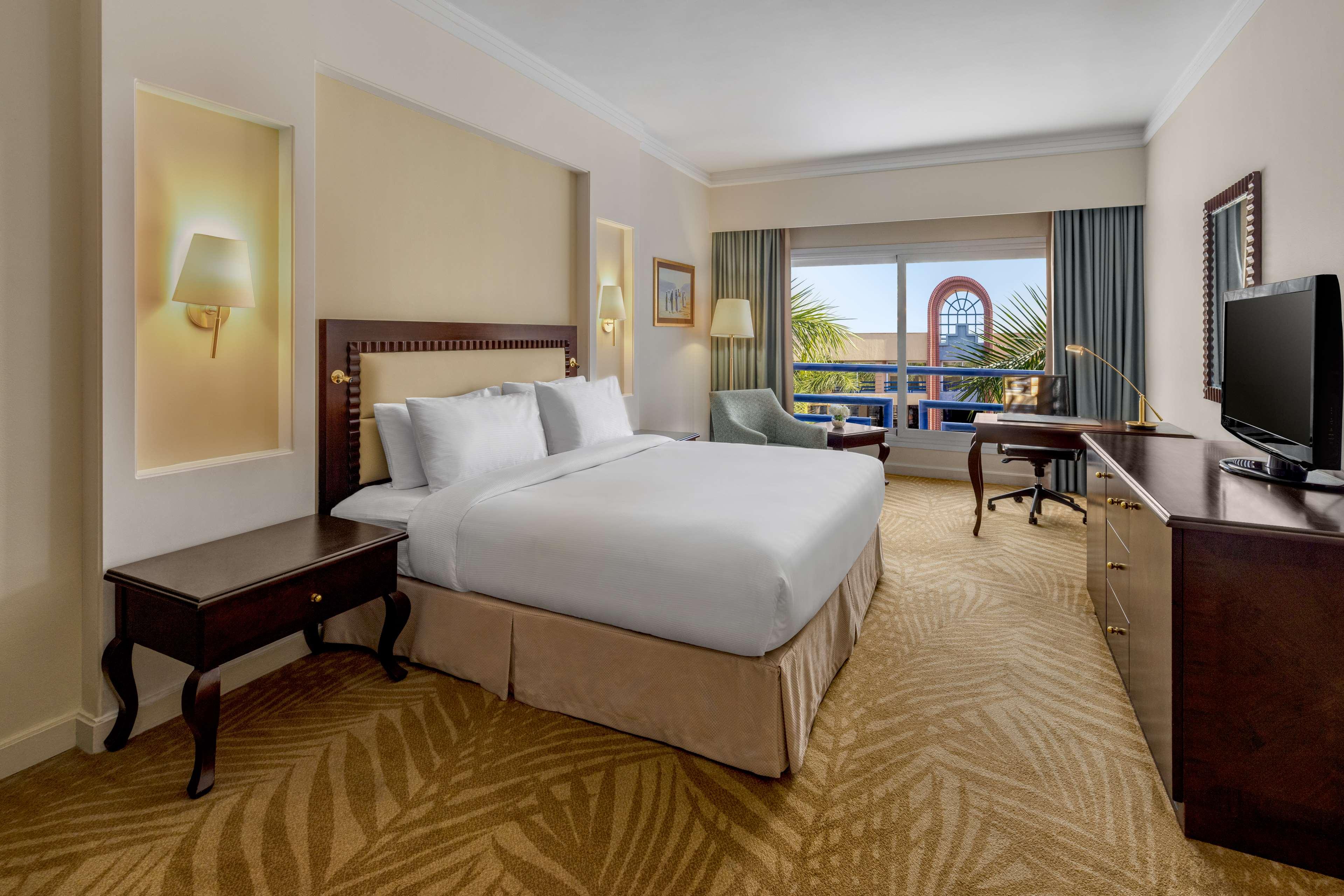 Double Guest Room Queen Bed