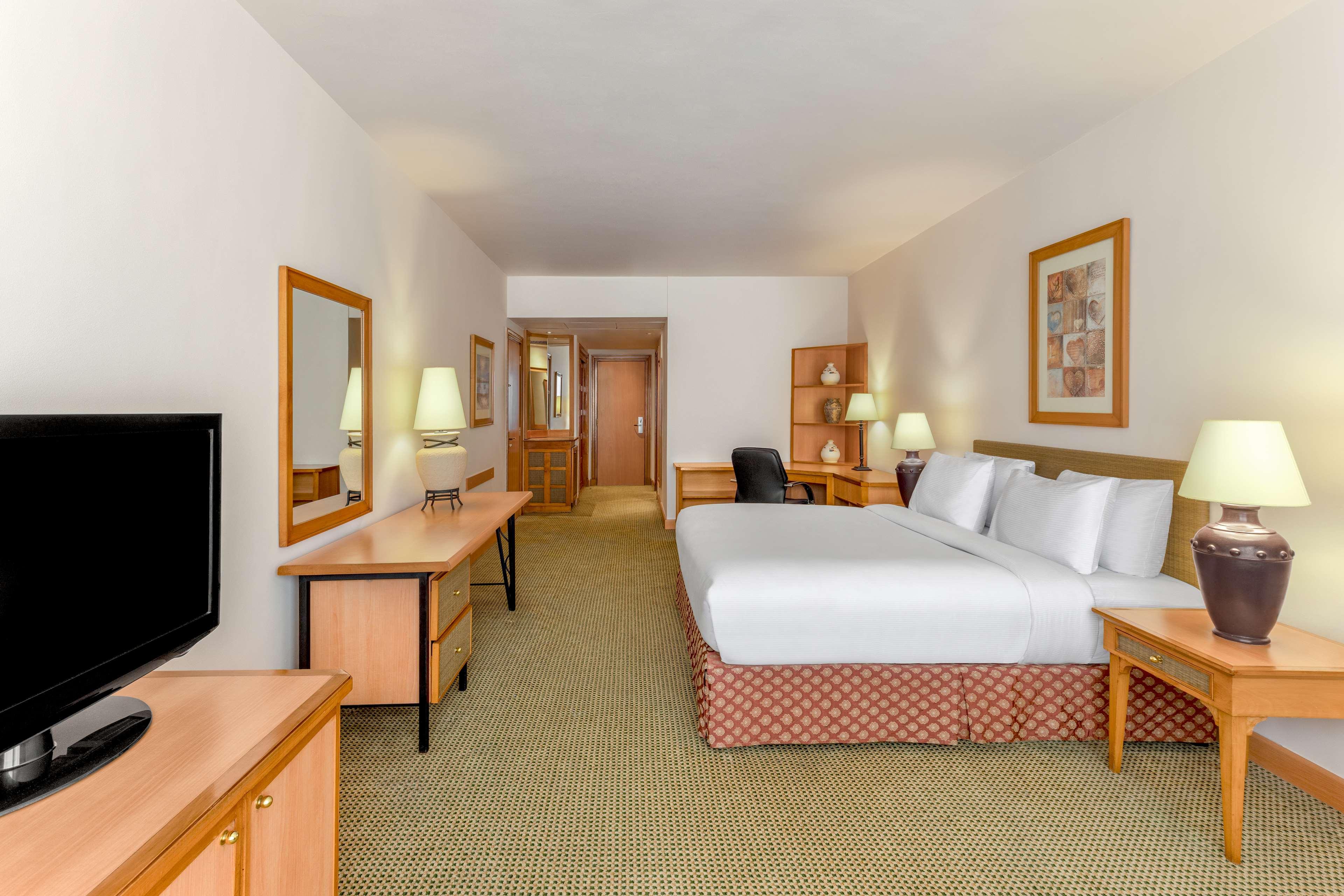 Room Guest Room Queen Bed