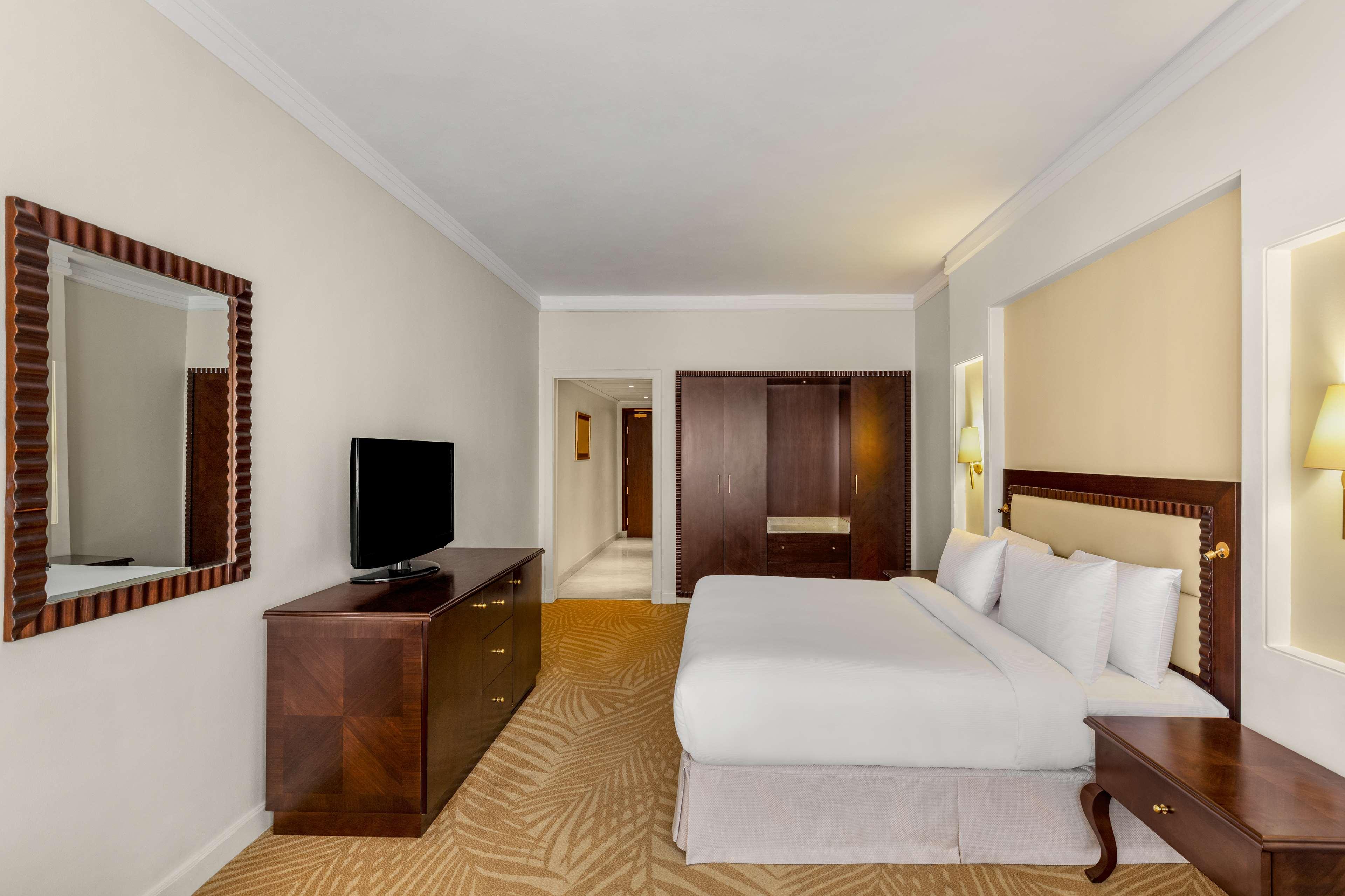 Family Room Queen Size Bed