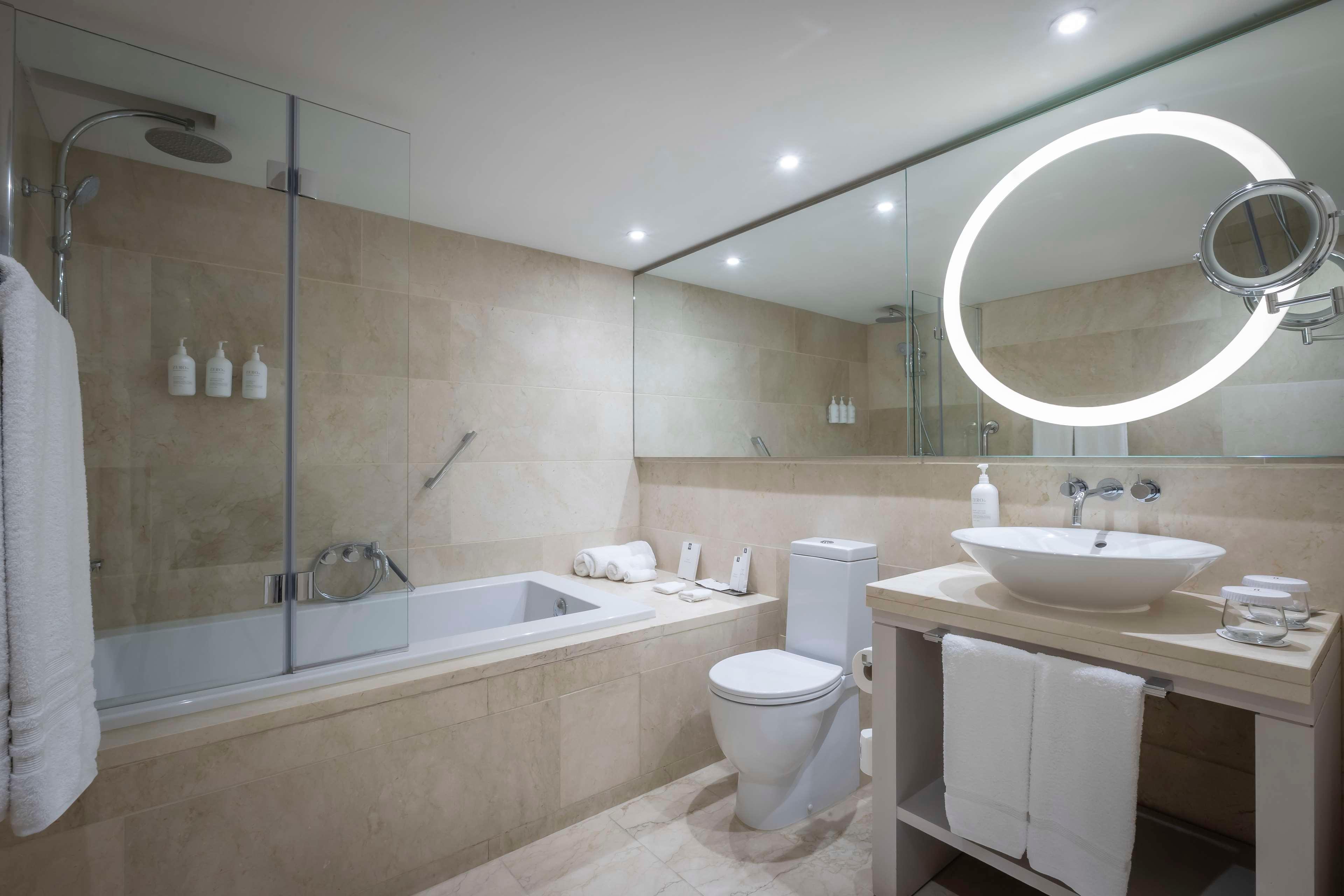 Studio King Size Bed