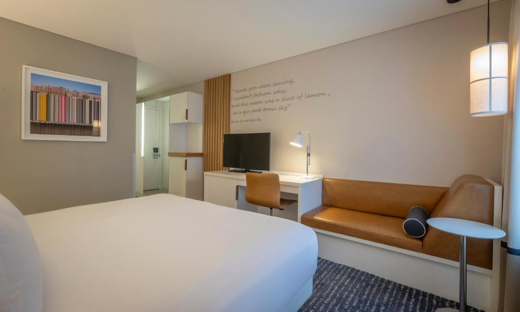 Double King Size Bed