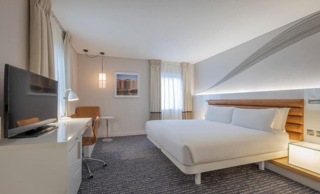 Double Superior King Bed