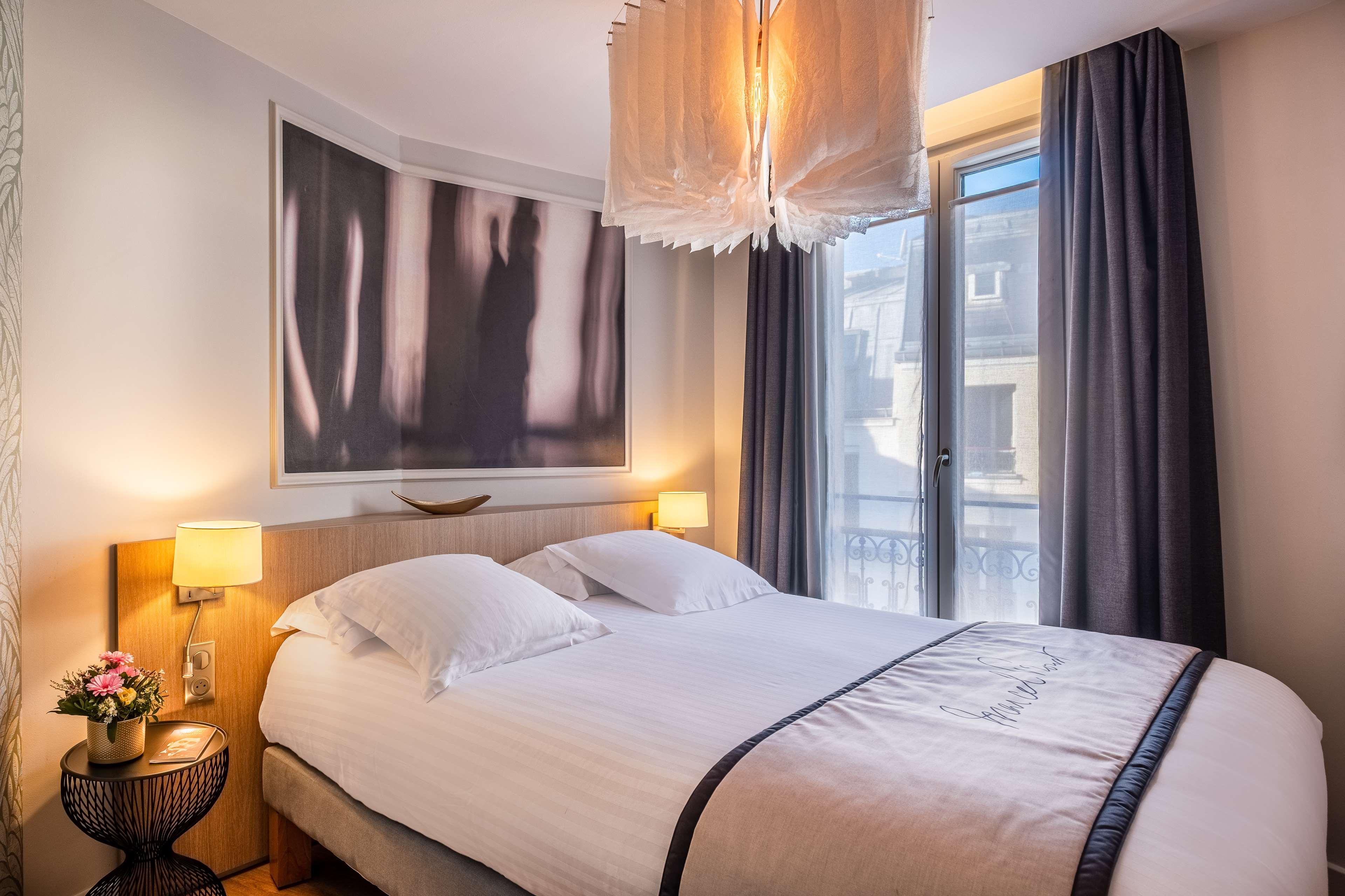 Junior Suite Queen Bed Non Smoking