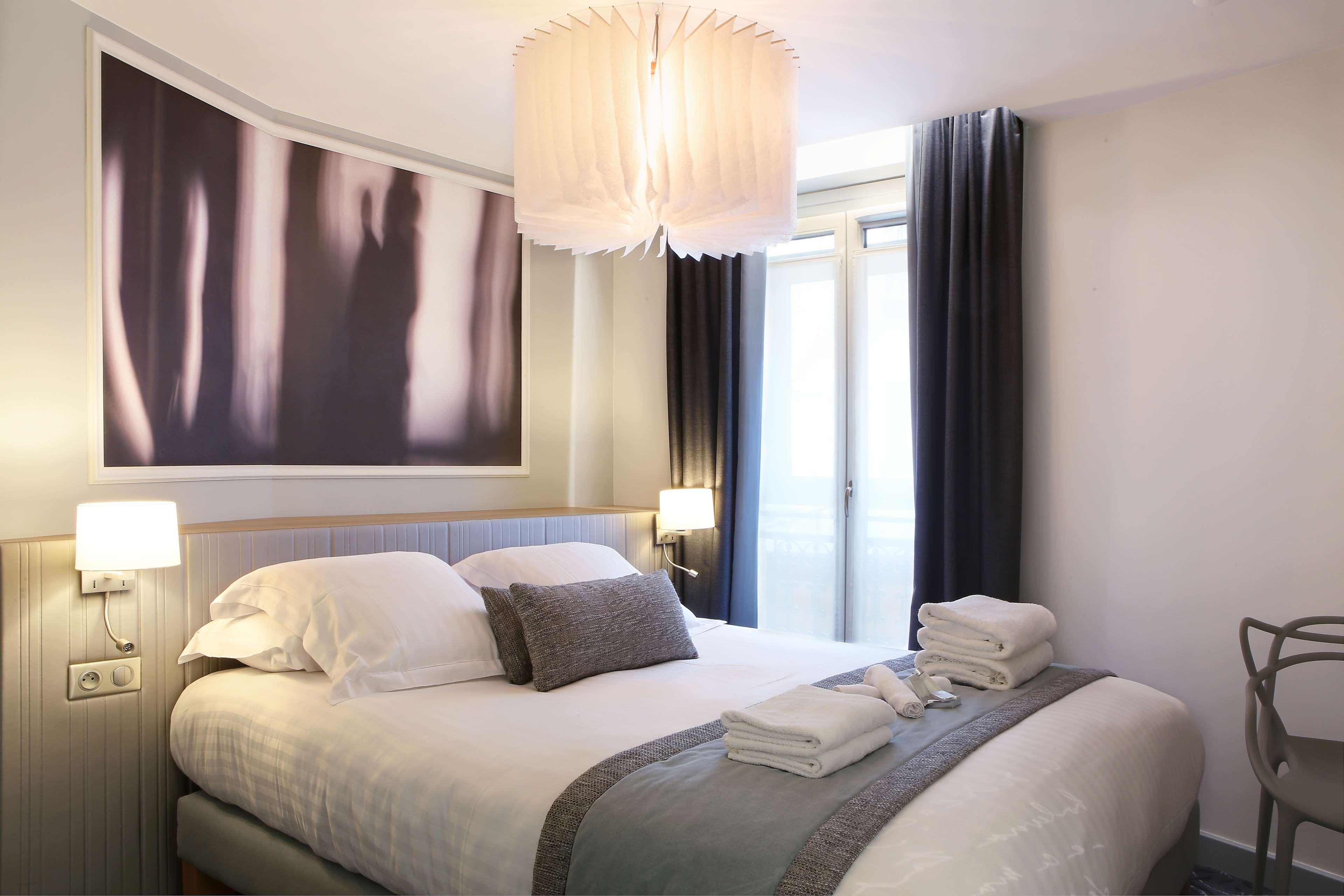 Junior Suite Queen Bed Non Smoking