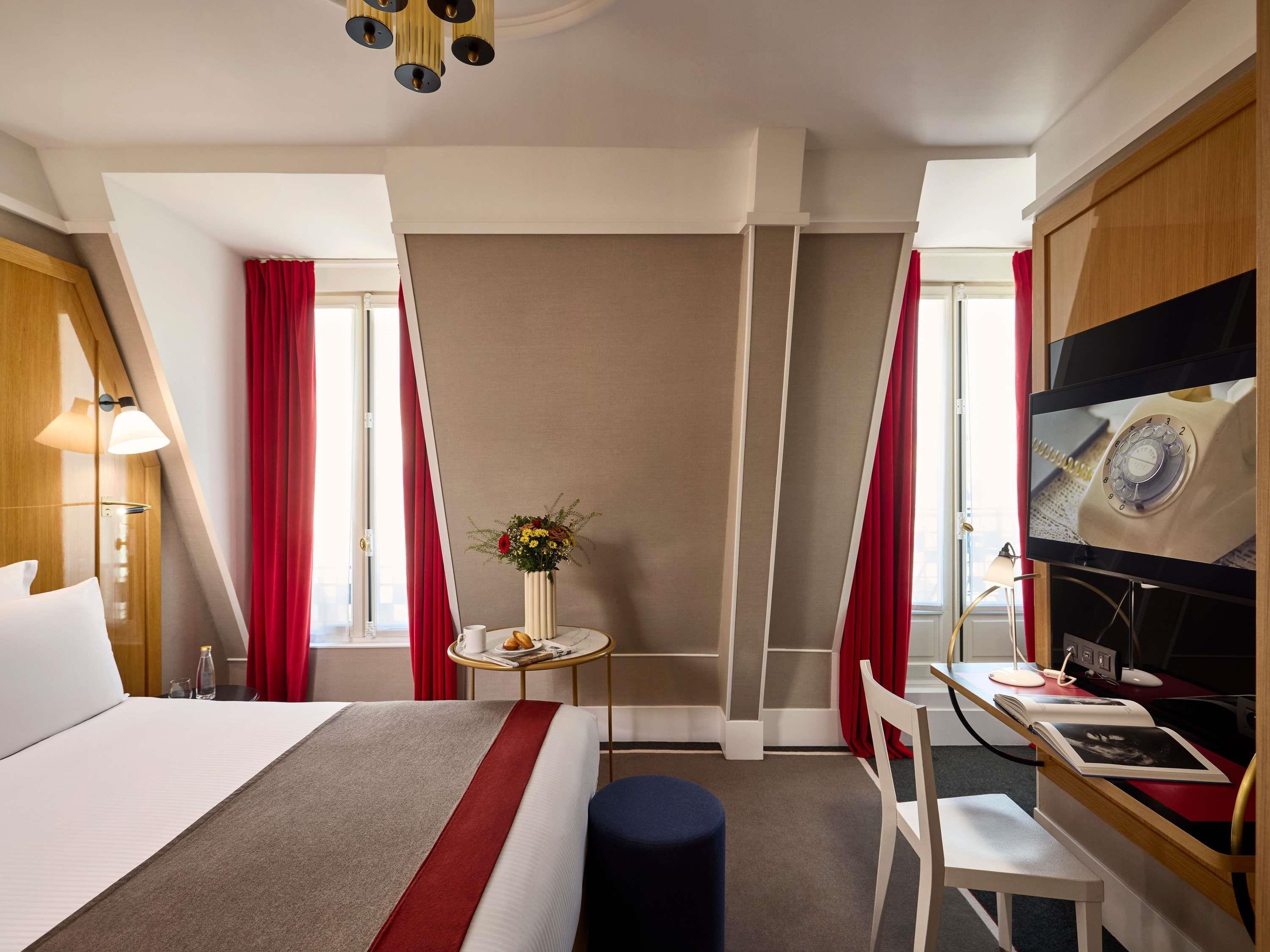 Double Classic Queen Bed