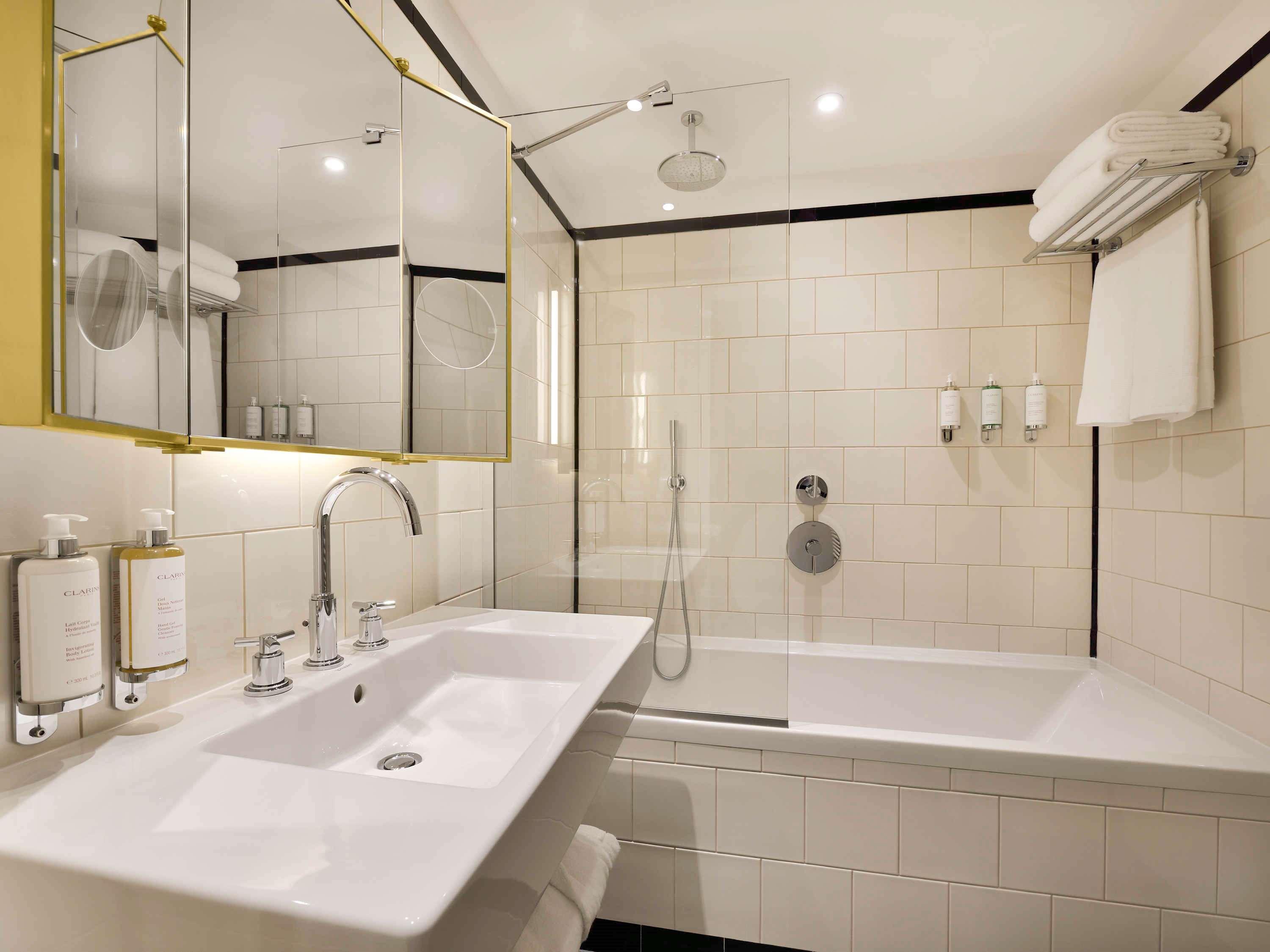 Junior Suite King Size Bed