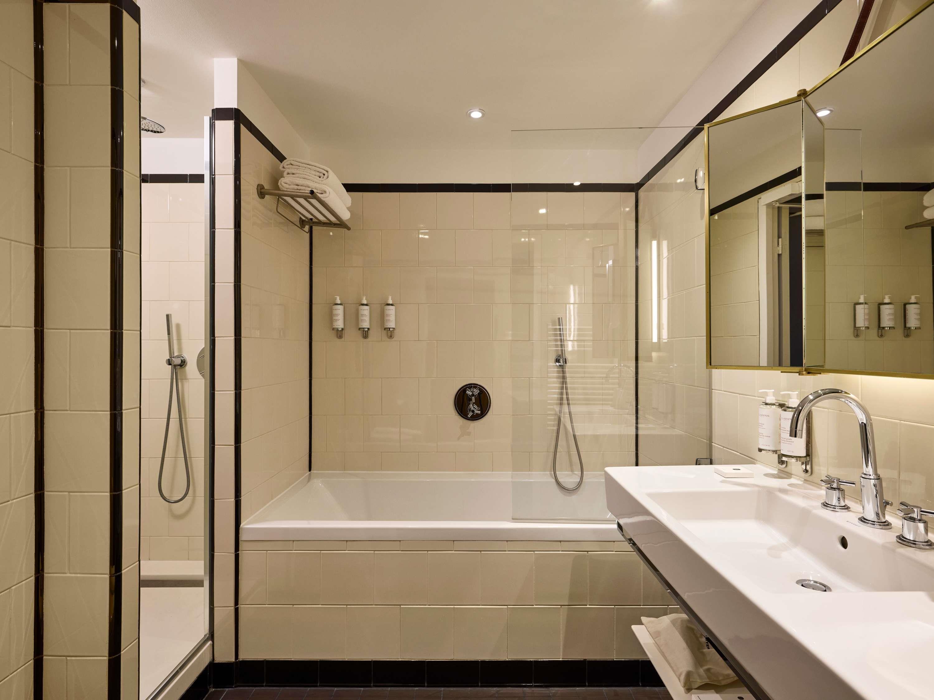 Junior Suite King Size Bed