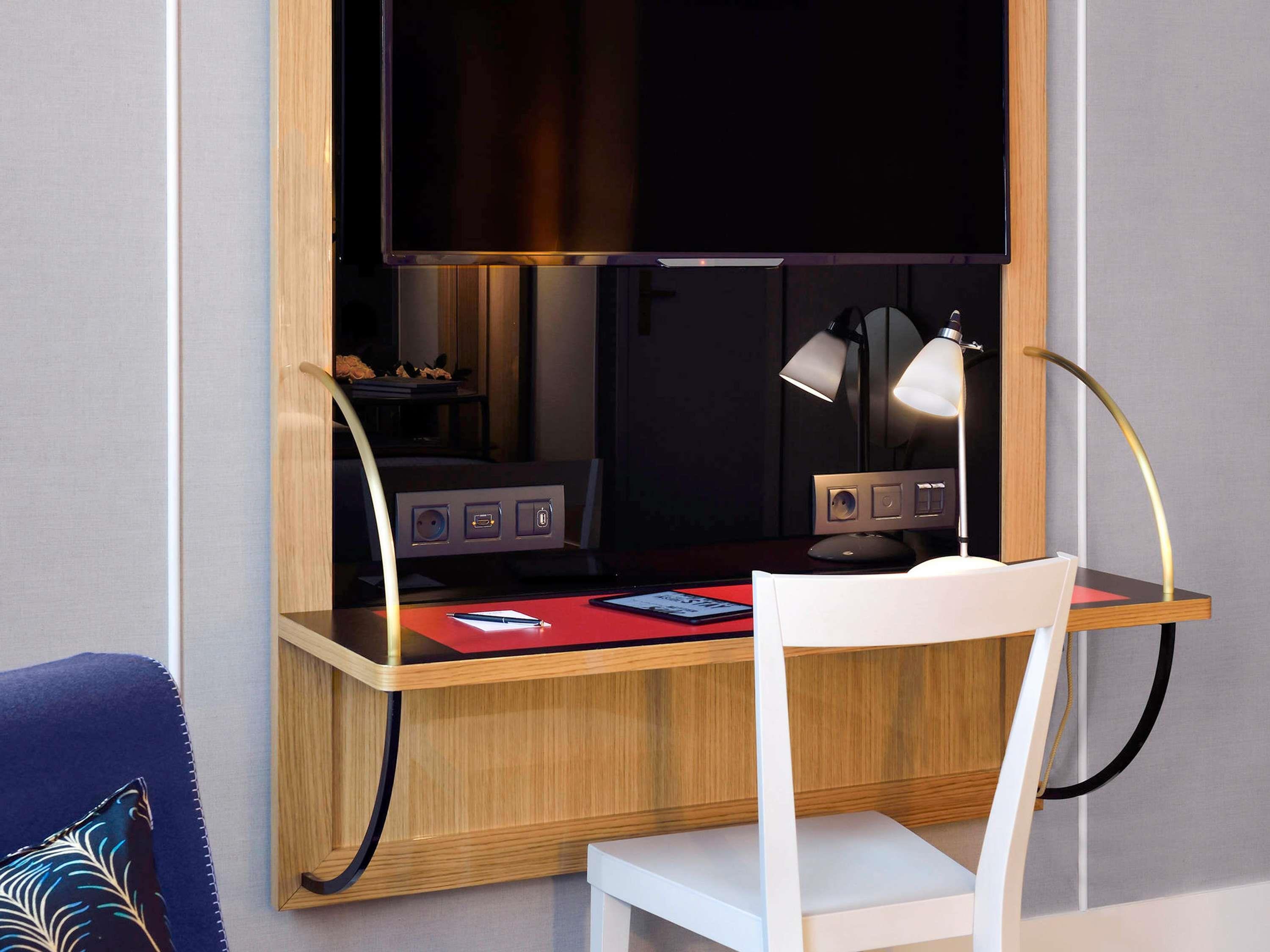 Junior Suite King Size Bed