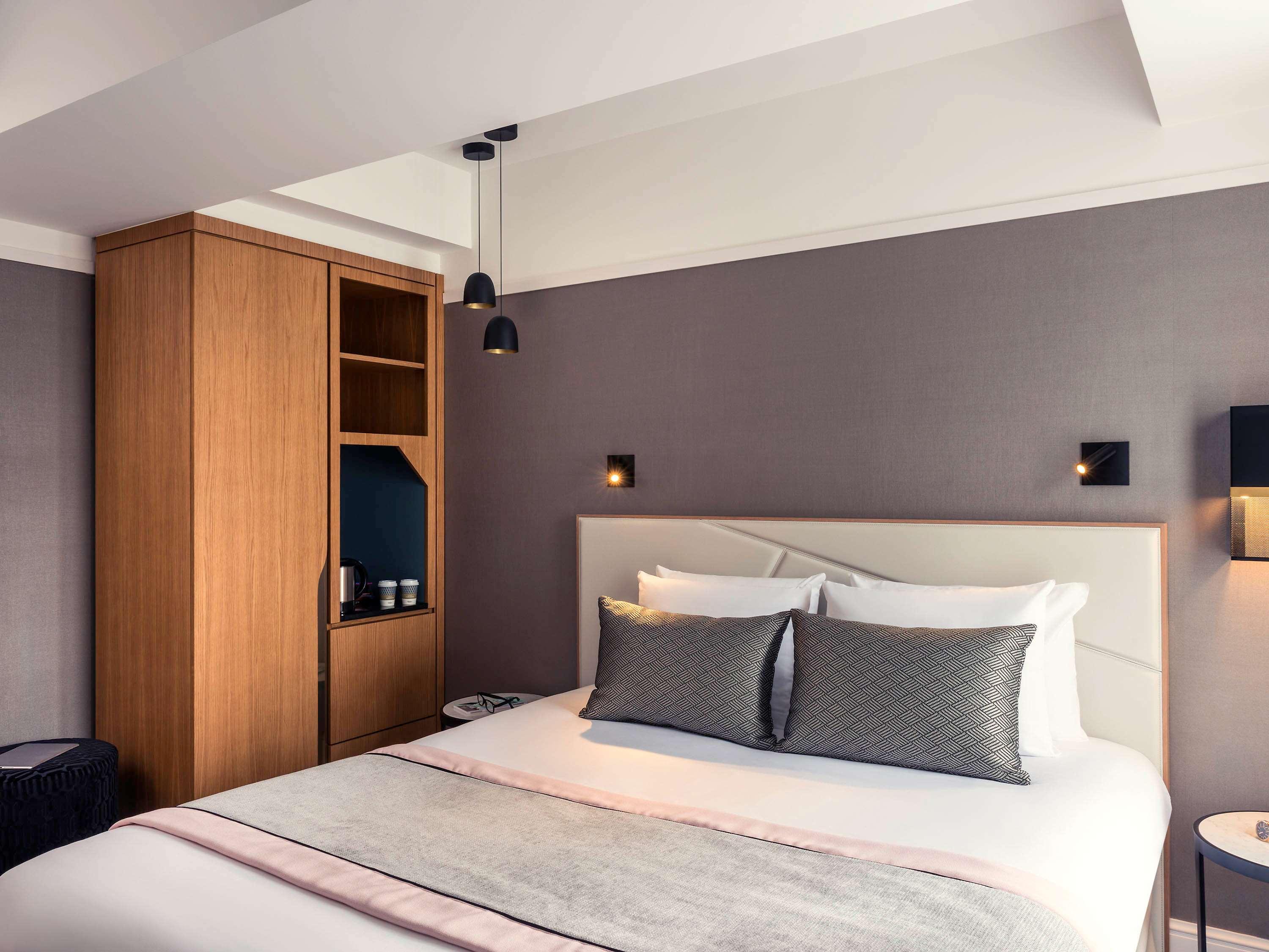 Double Classic Double Bed