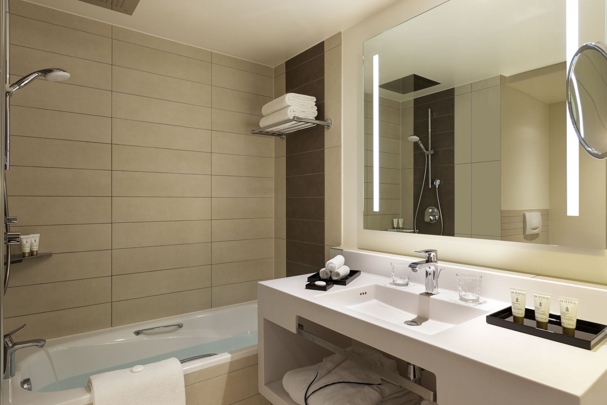 Double Deluxe King Bed