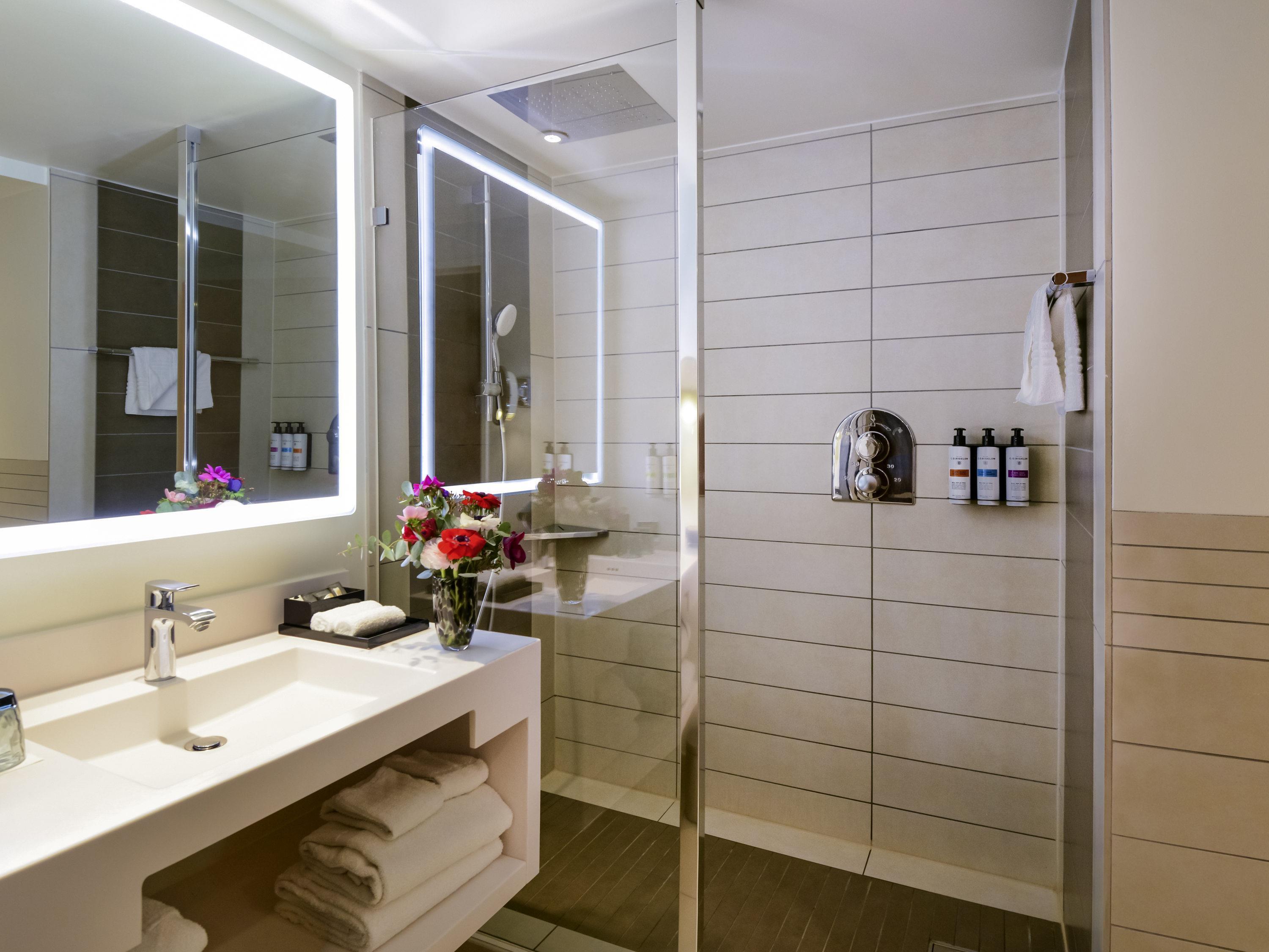 Double Deluxe King Bed