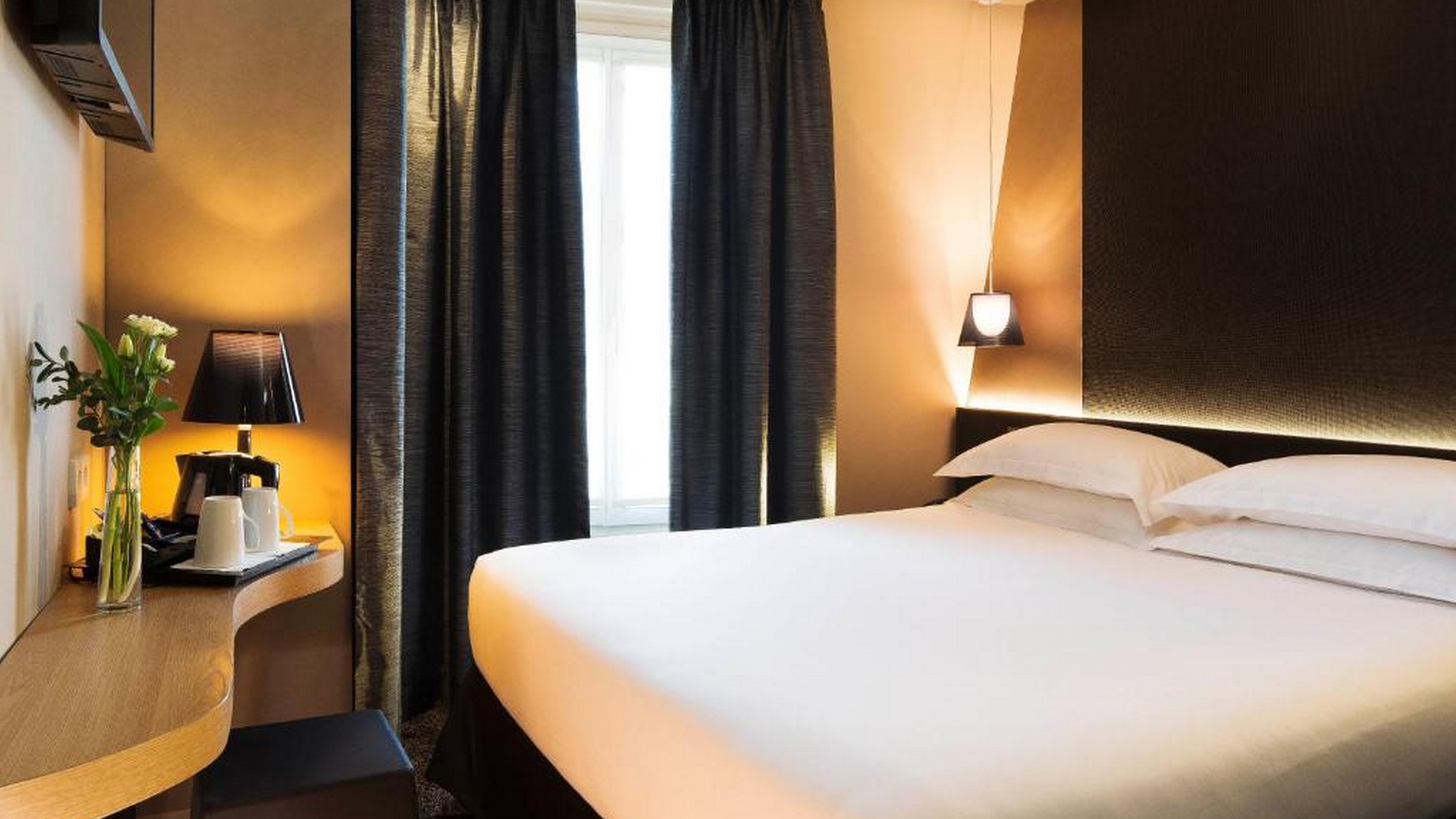 Double Queen Size Bed